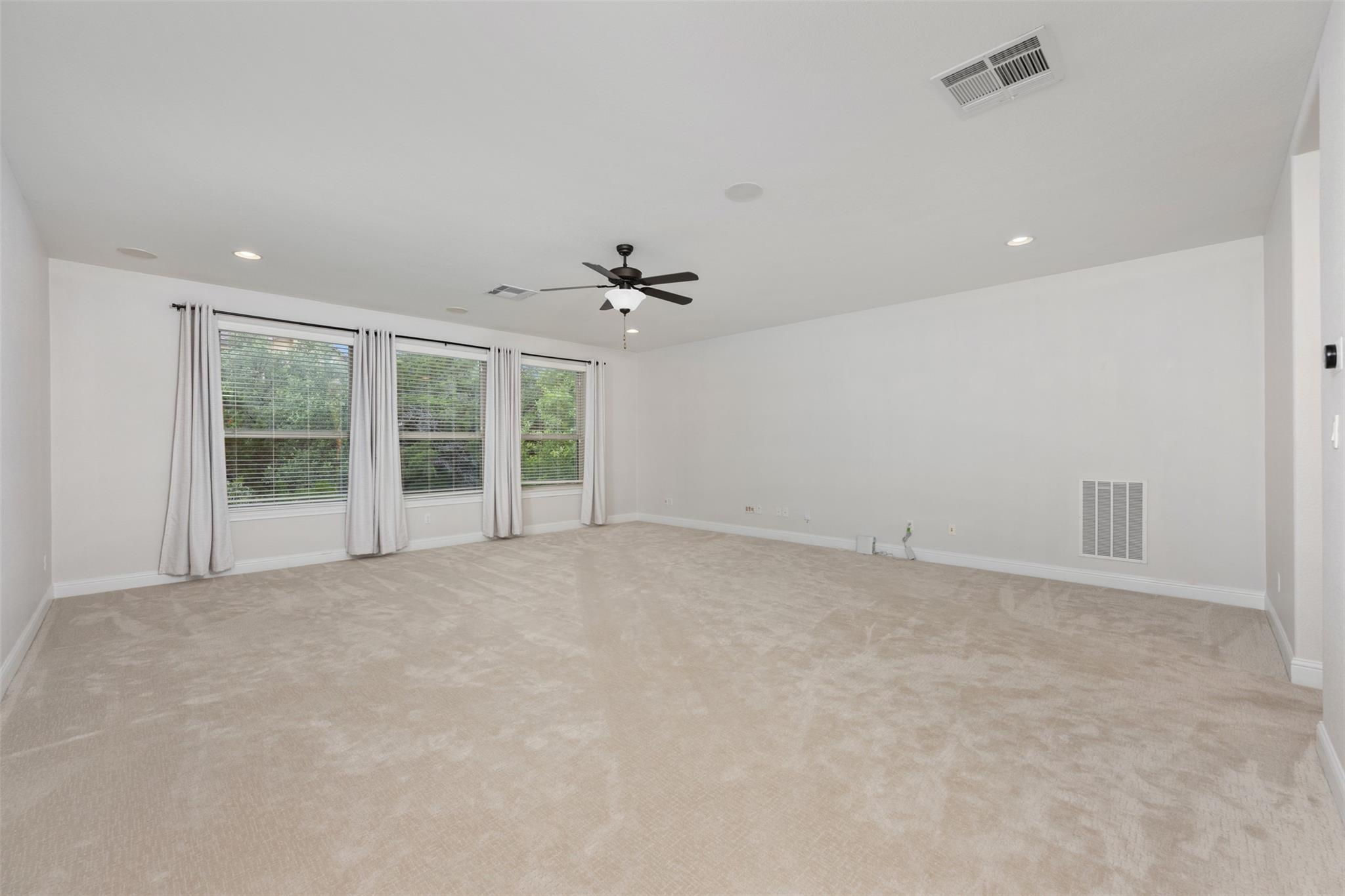 215 Lake Como Dr, Lakeway, TX 78734