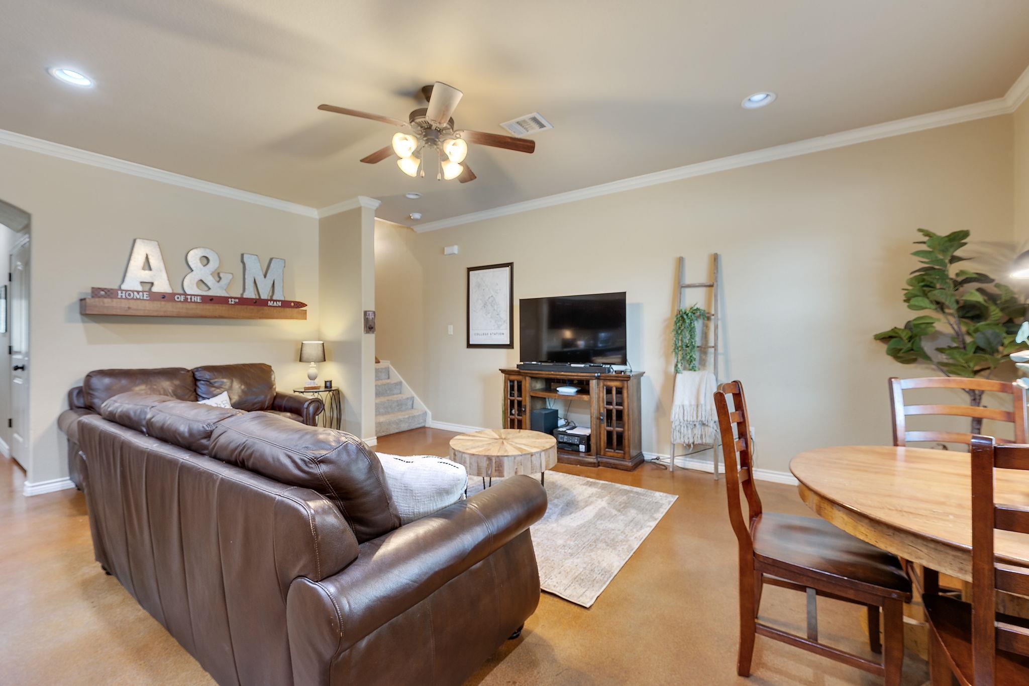 405 Momma Bear Dr, College Station, TX 77845