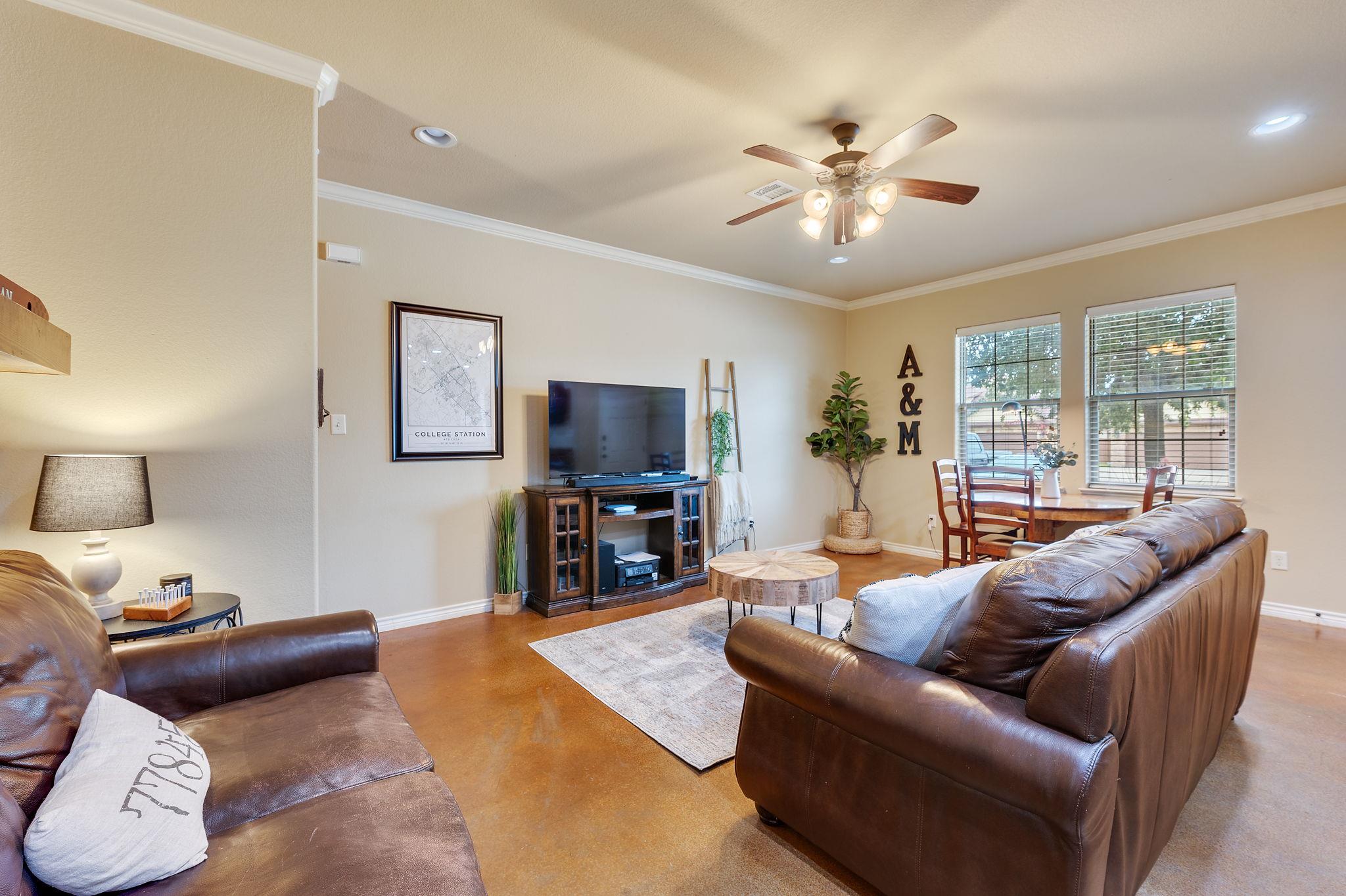 405 Momma Bear Dr, College Station, TX 77845