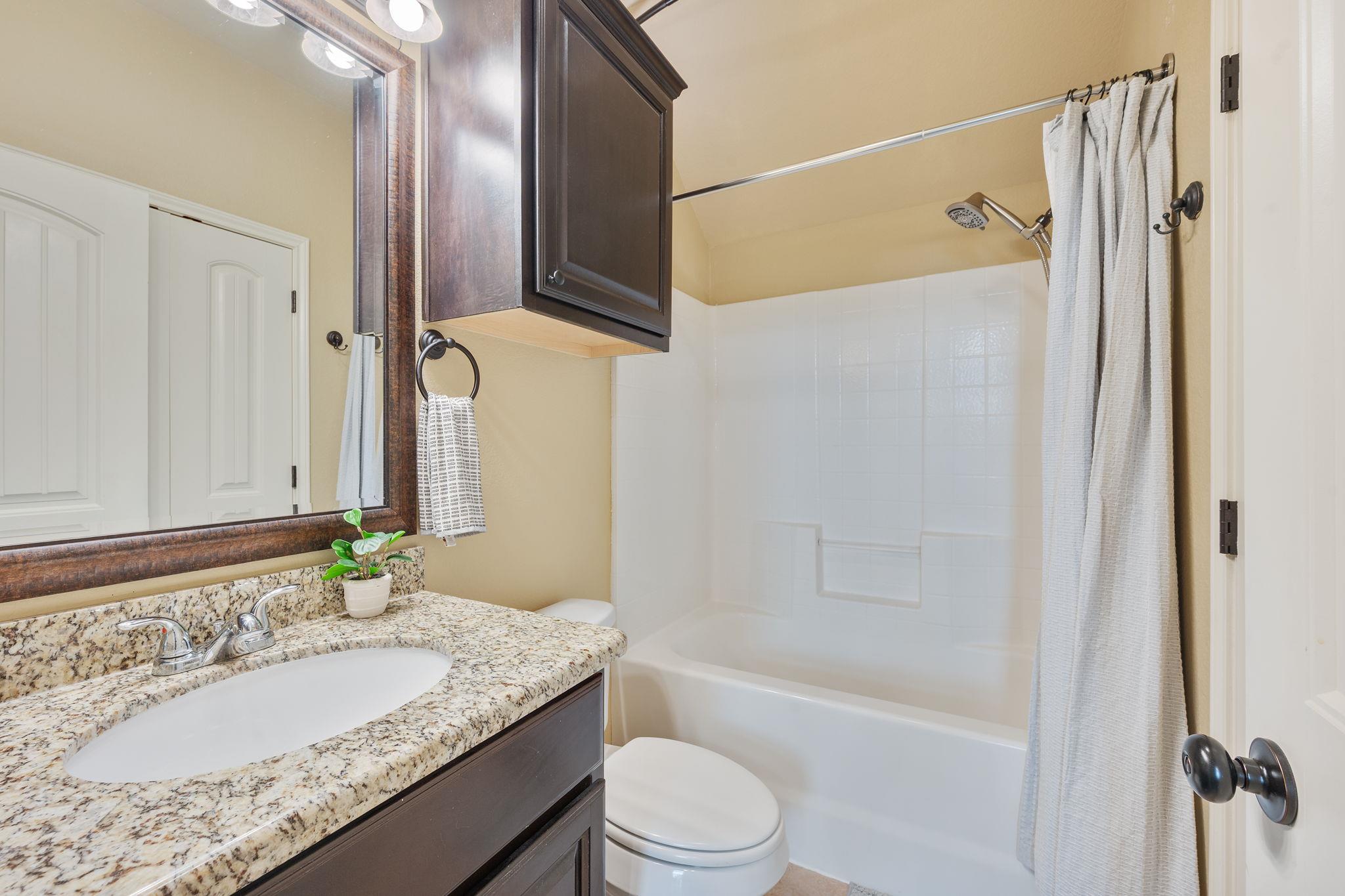 405 Momma Bear Dr, College Station, TX 77845