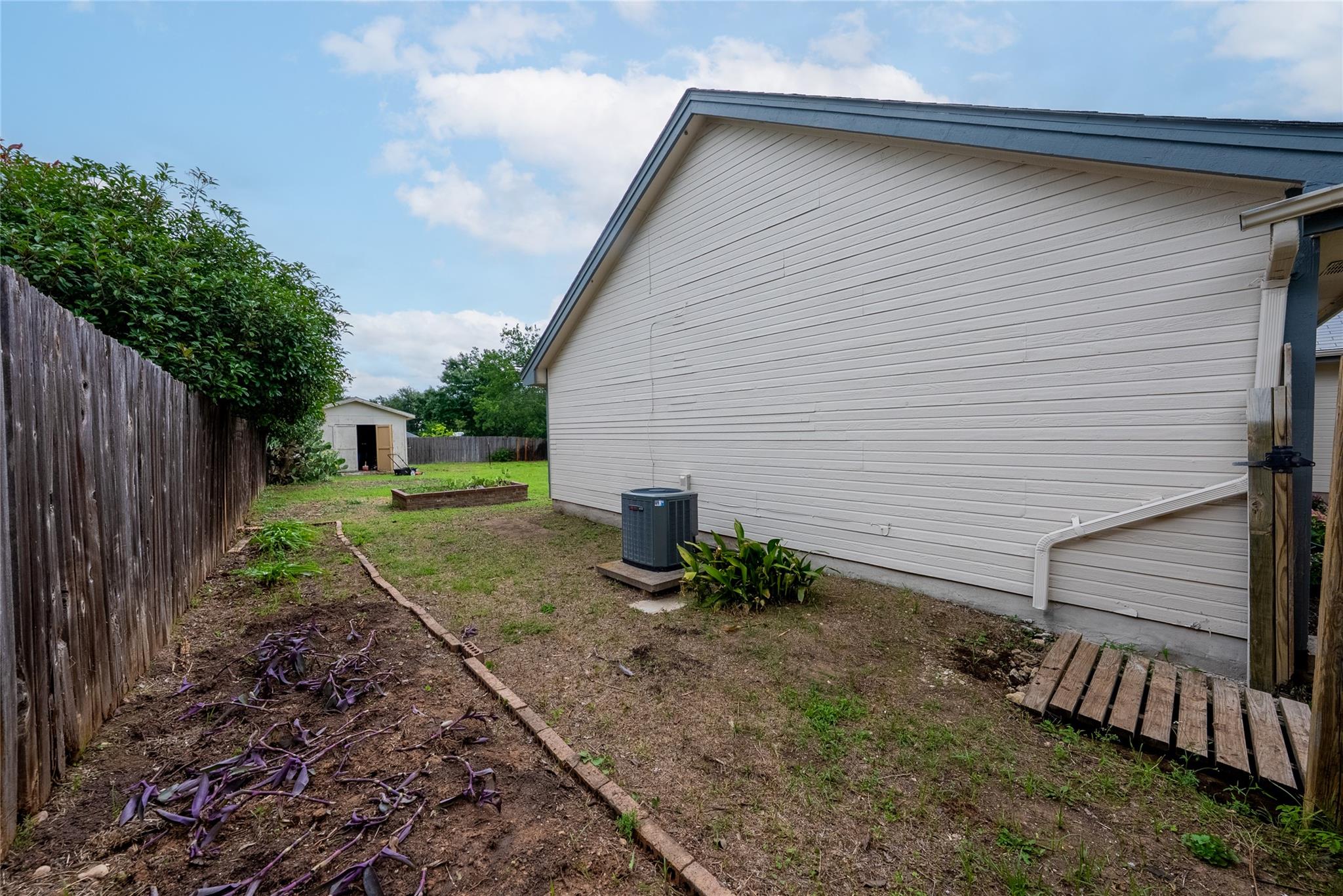1702 Ireland Dr, Leander, TX 78641