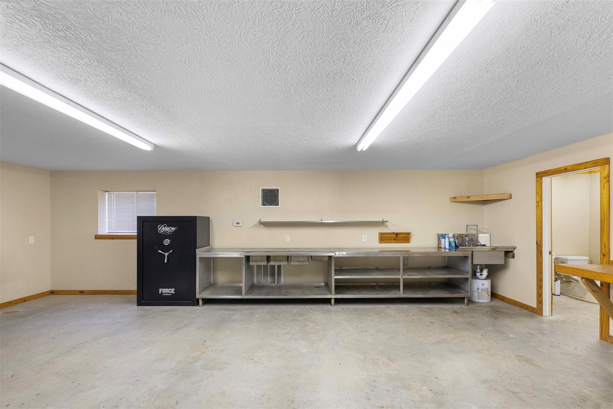 1140 Private Road 8022, Lincoln, TX 78948