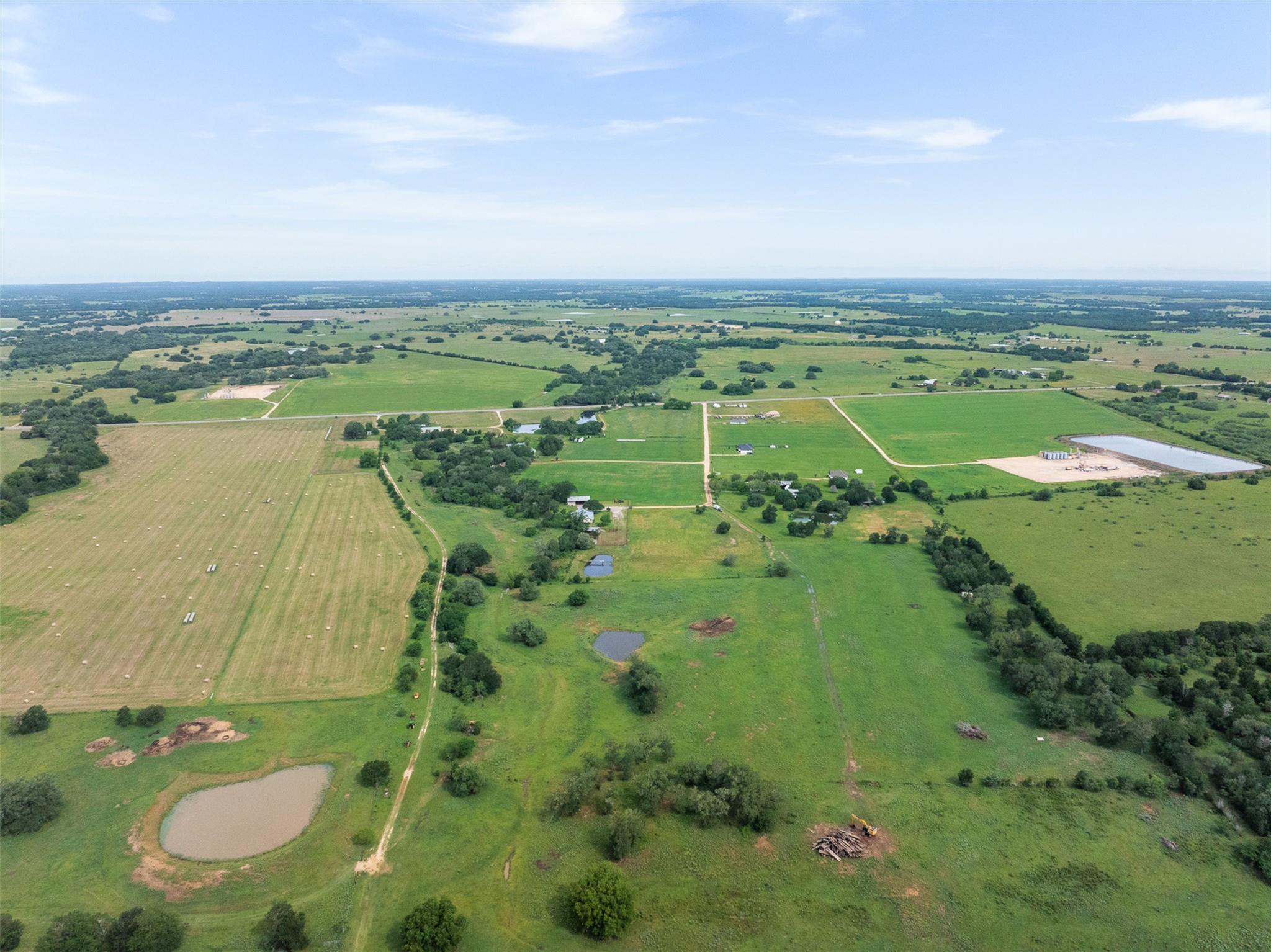 1140 Private Road 8022, Lincoln, TX 78948