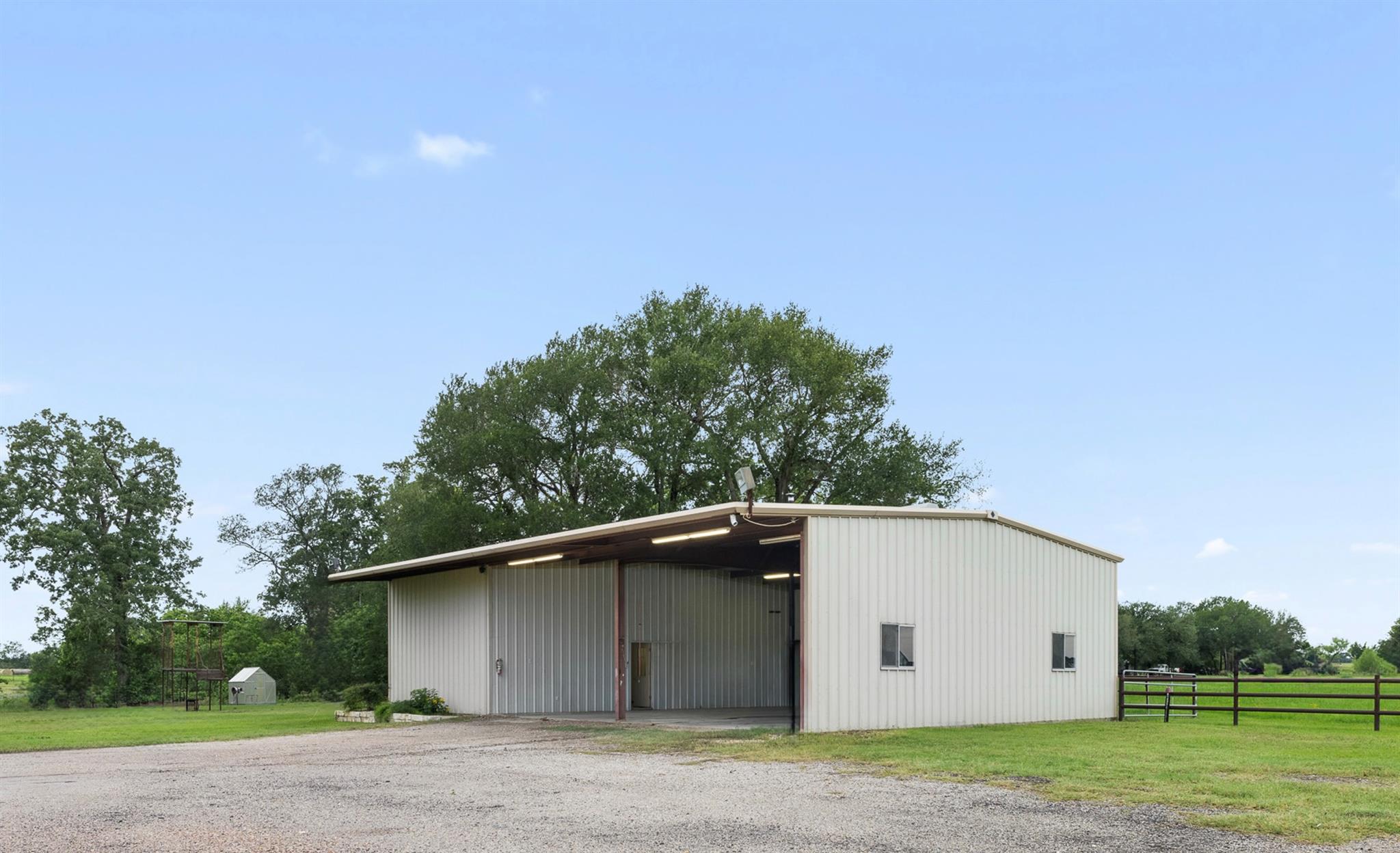 1140 Private Road 8022, Lincoln, TX 78948