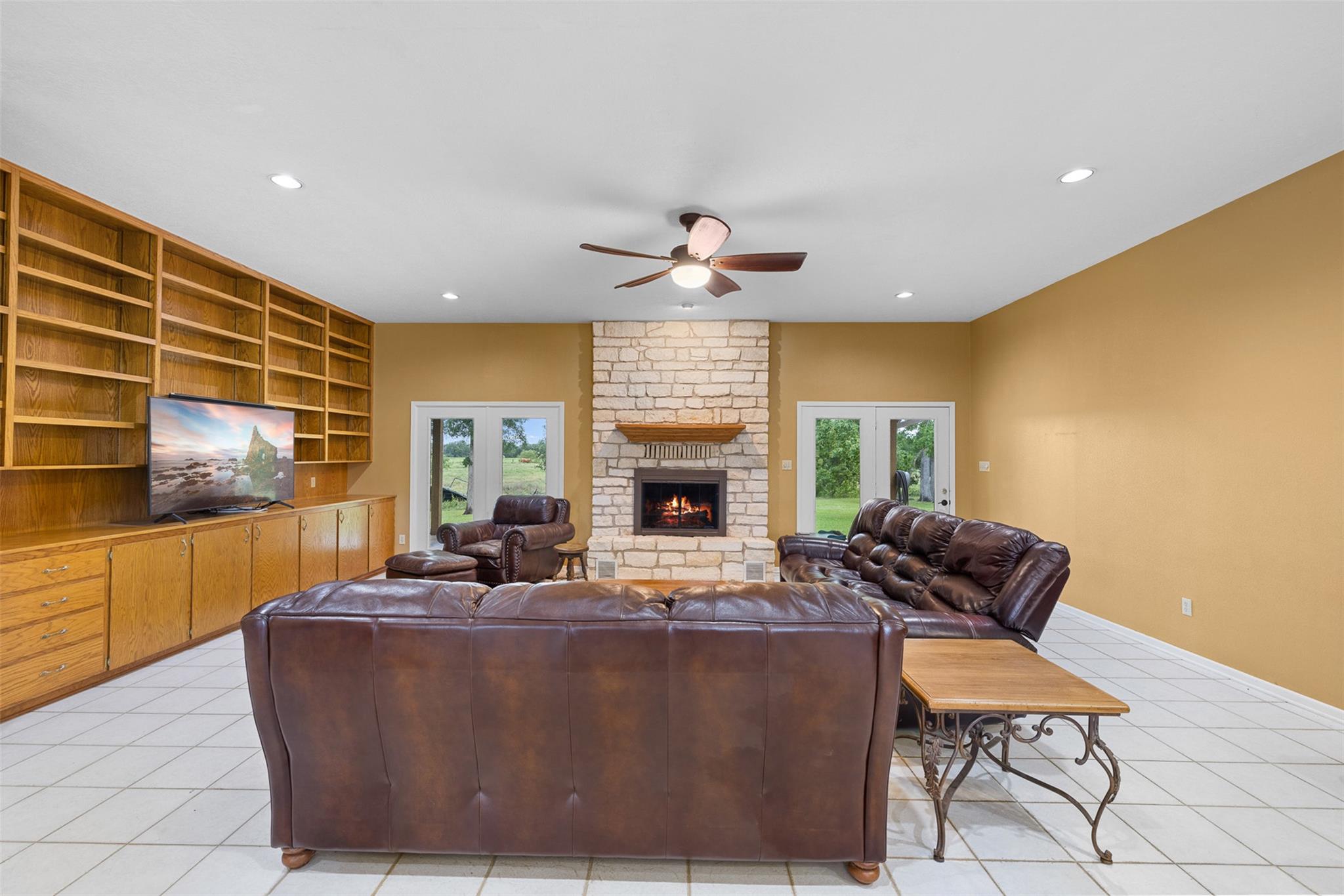 1140 Private Road 8022, Lincoln, TX 78948