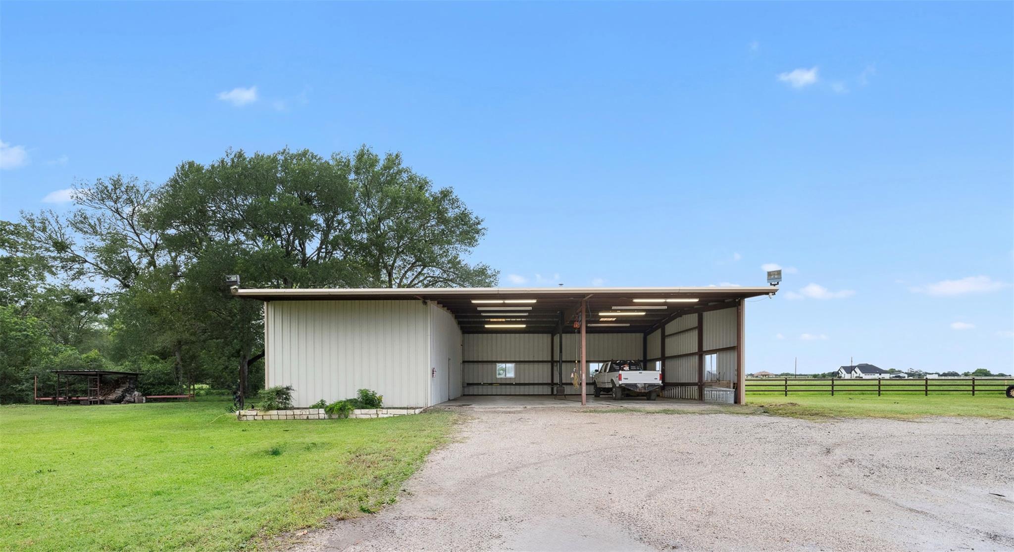 1140 Private Road 8022, Lincoln, TX 78948