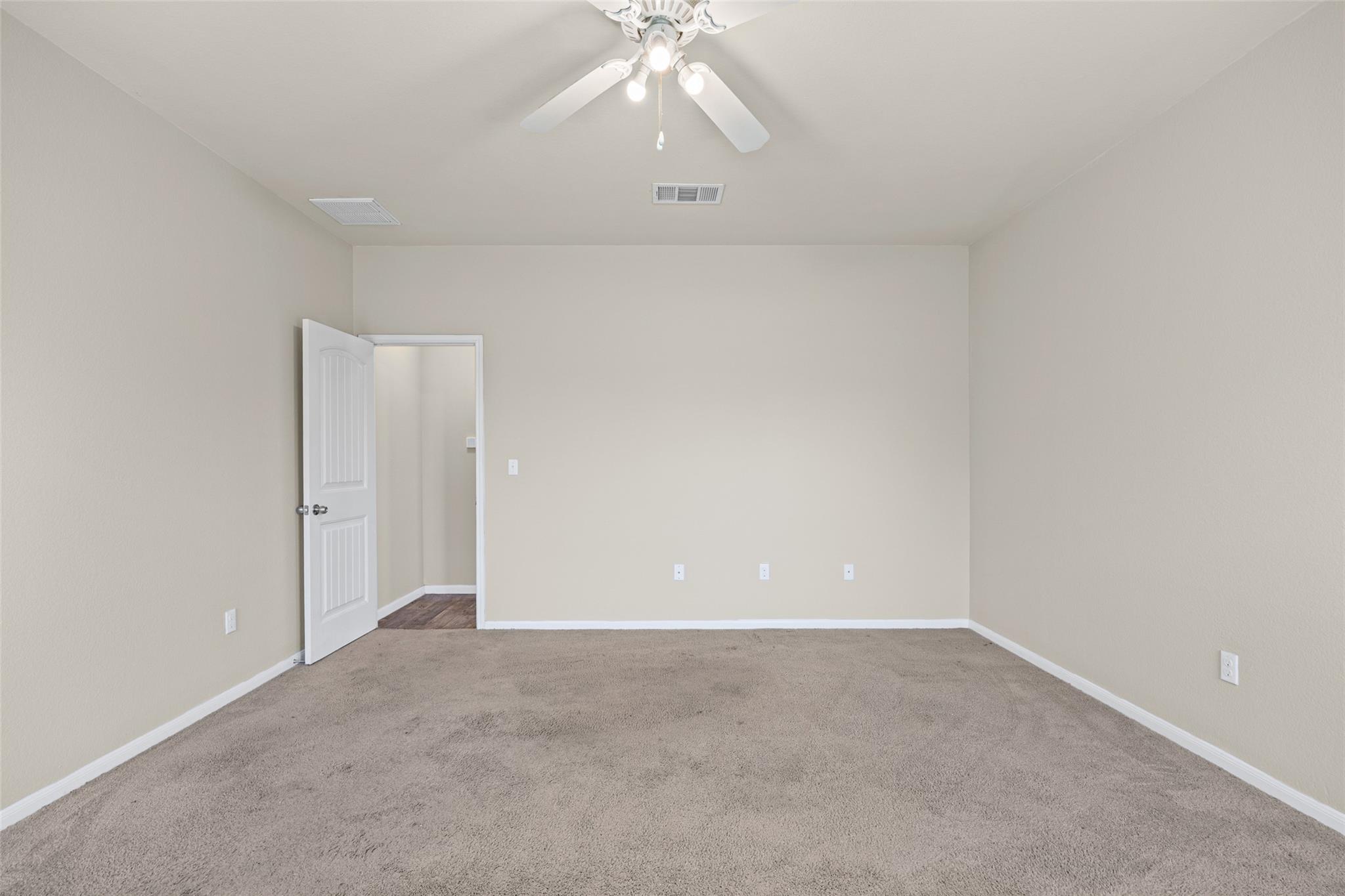 111 Hess Dr, Kyle, TX 78640