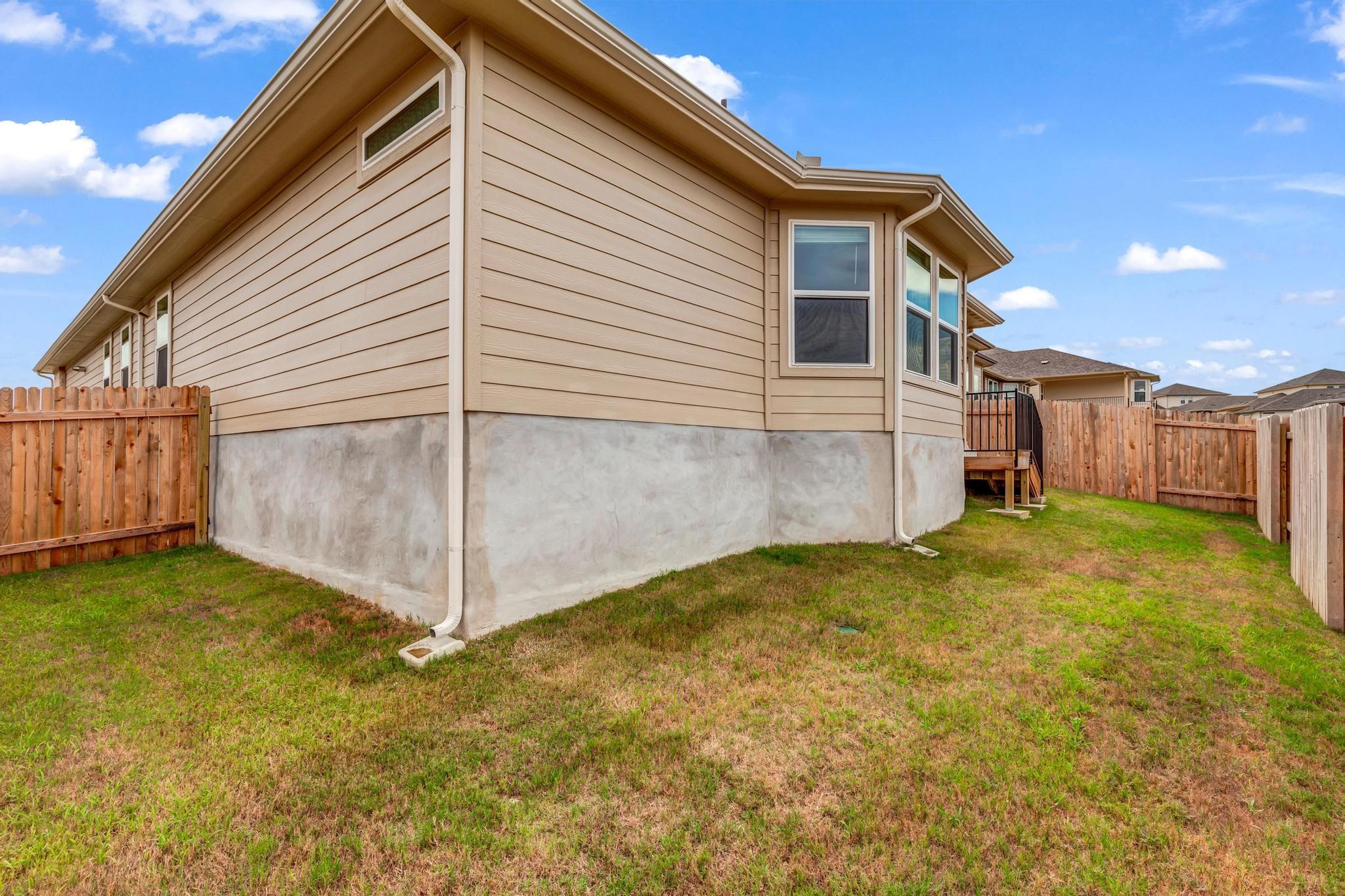 386 El Capitan Loop, Dripping Springs, TX 78620