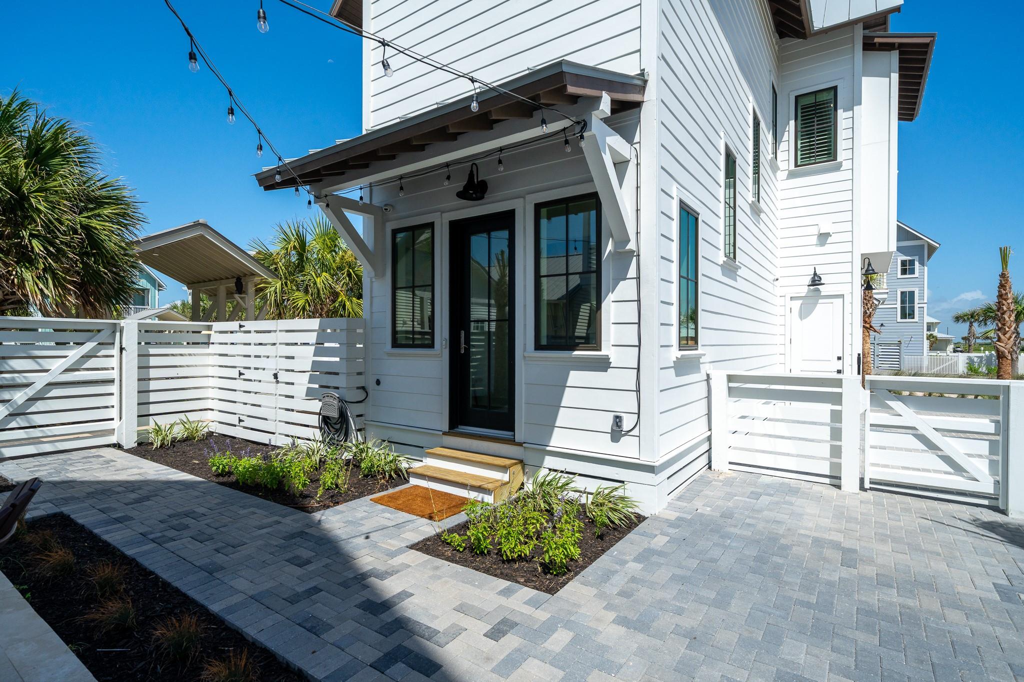 165 Triton Ln, Port Aransas, TX 78373