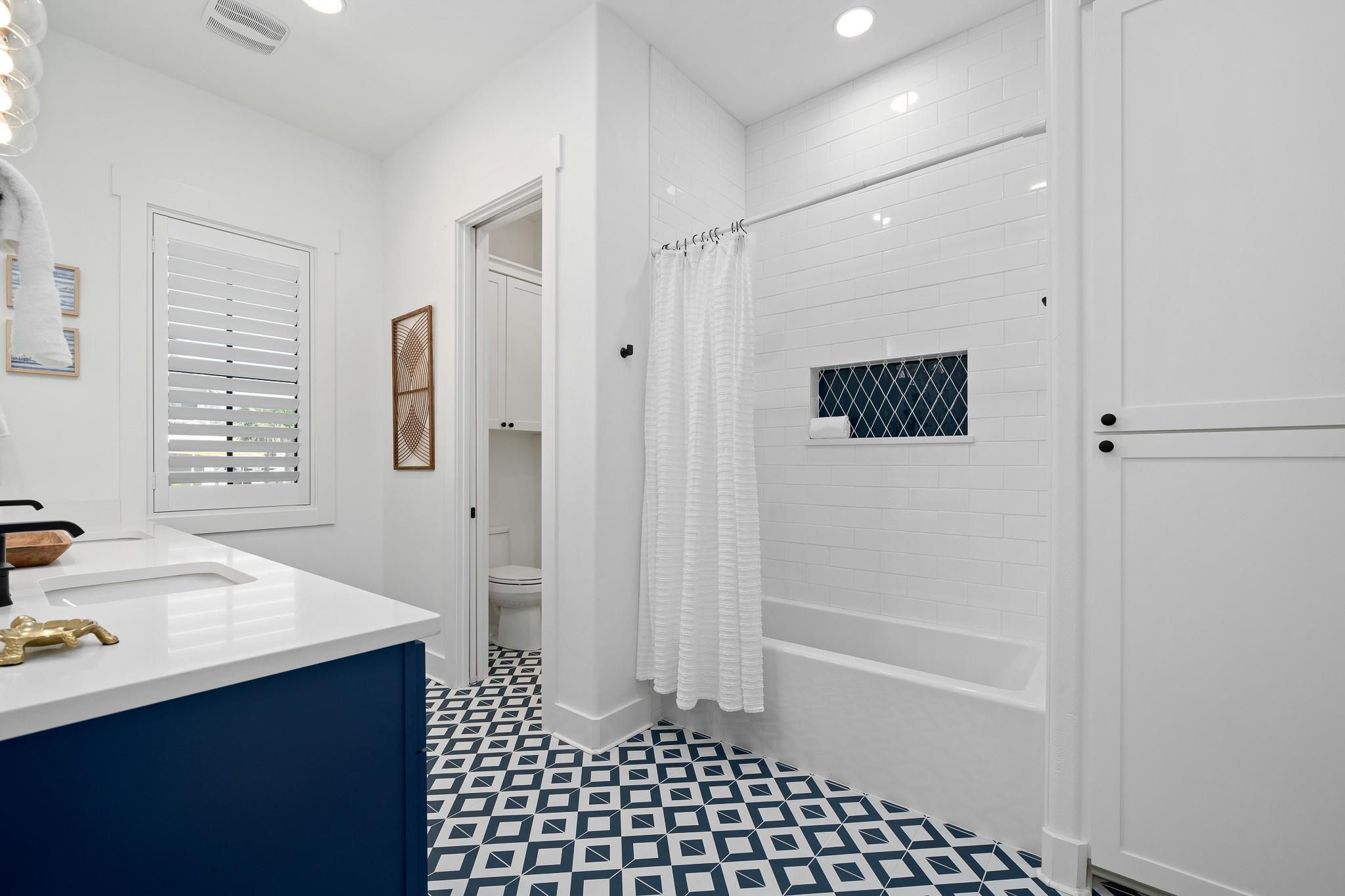 165 Triton Ln, Port Aransas, TX 78373