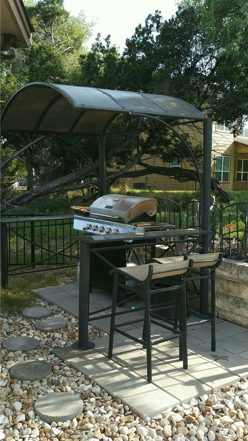 208 Venture Blvd S, Point Venture, TX 78645