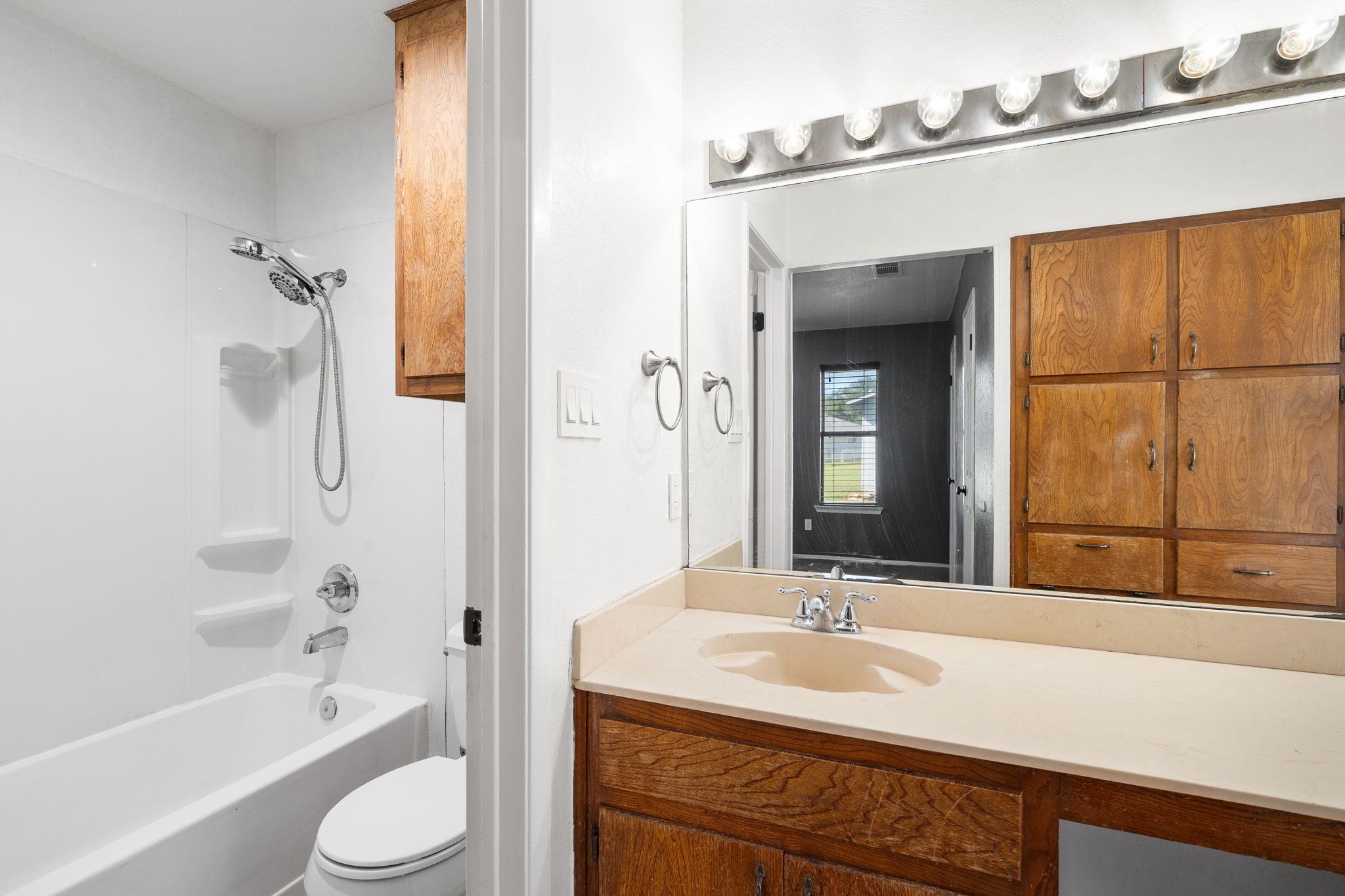 909 Garden View Dr, Georgetown, TX 78628
