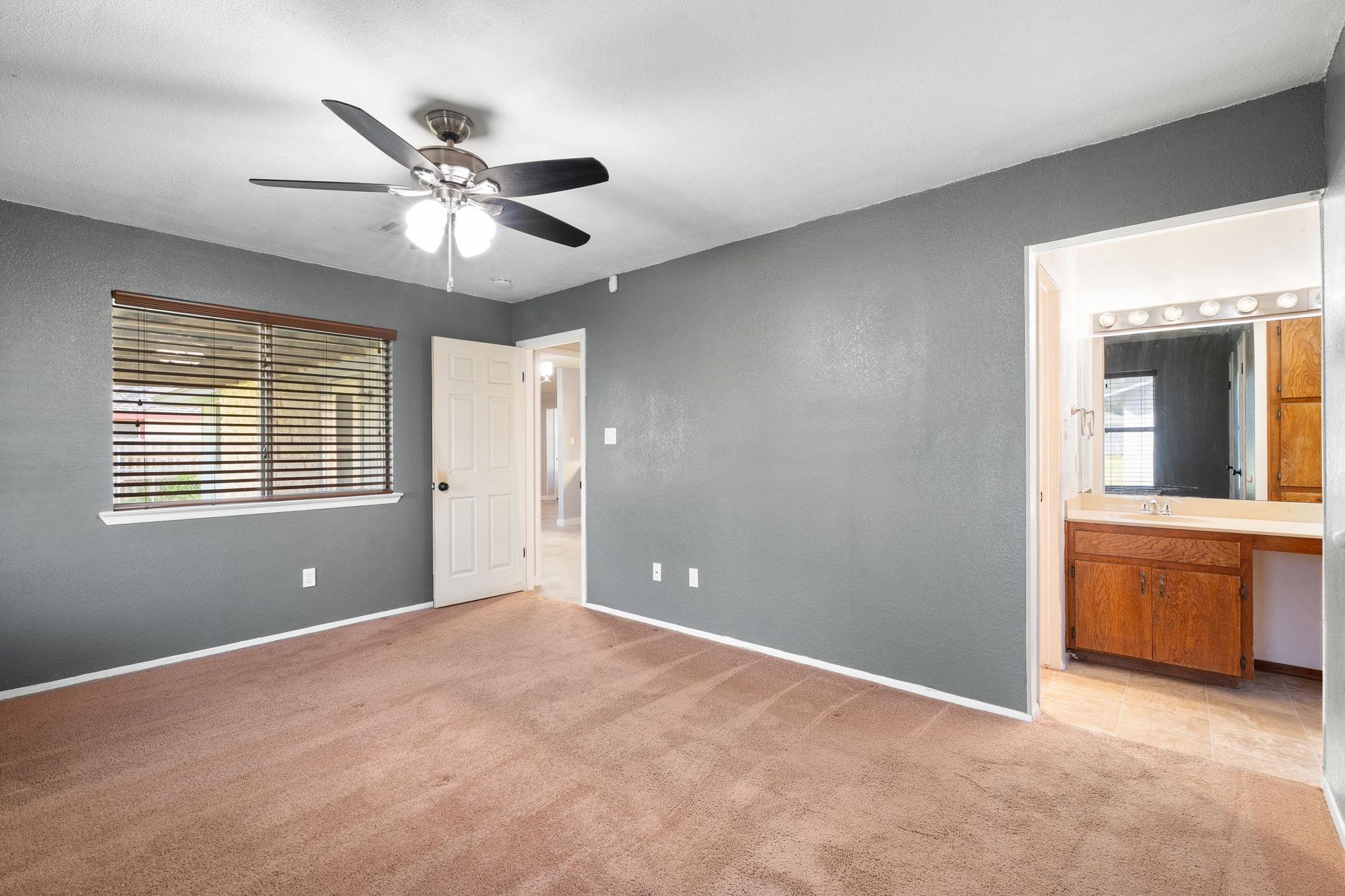 909 Garden View Dr, Georgetown, TX 78628