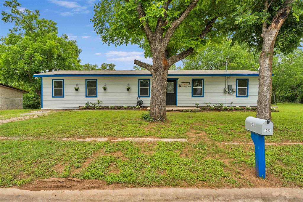 1002 S Pierce St, Burnet, TX 78611