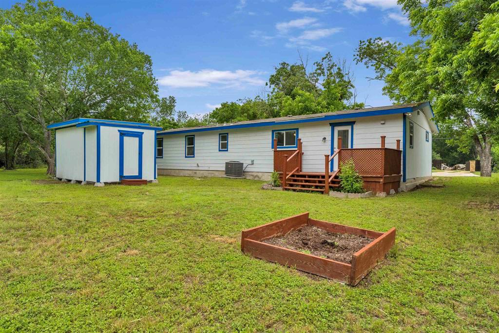 1002 S Pierce St, Burnet, TX 78611