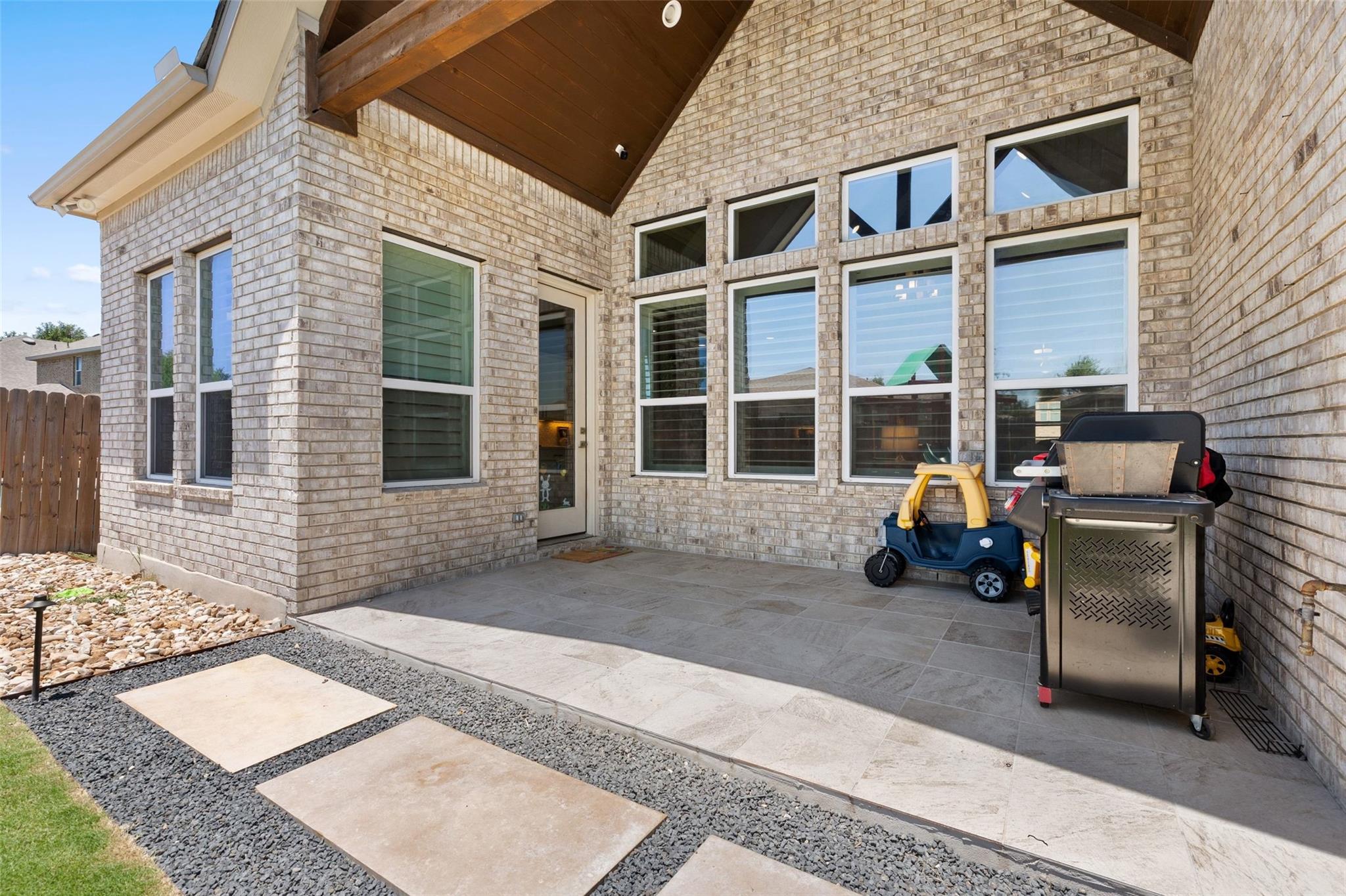 1608 Carmine Dr, Leander, TX 78641
