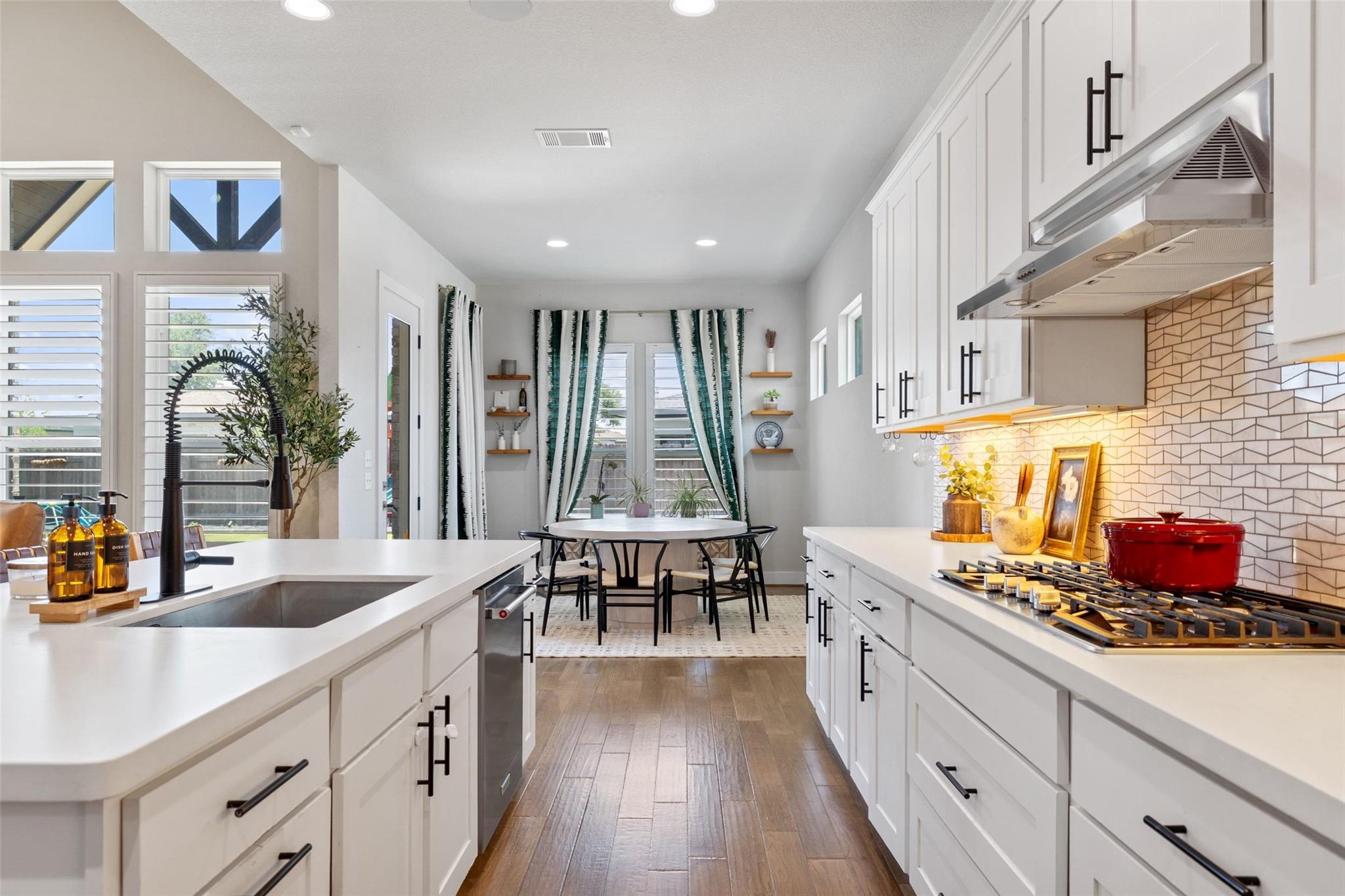 1608 Carmine Dr, Leander, TX 78641
