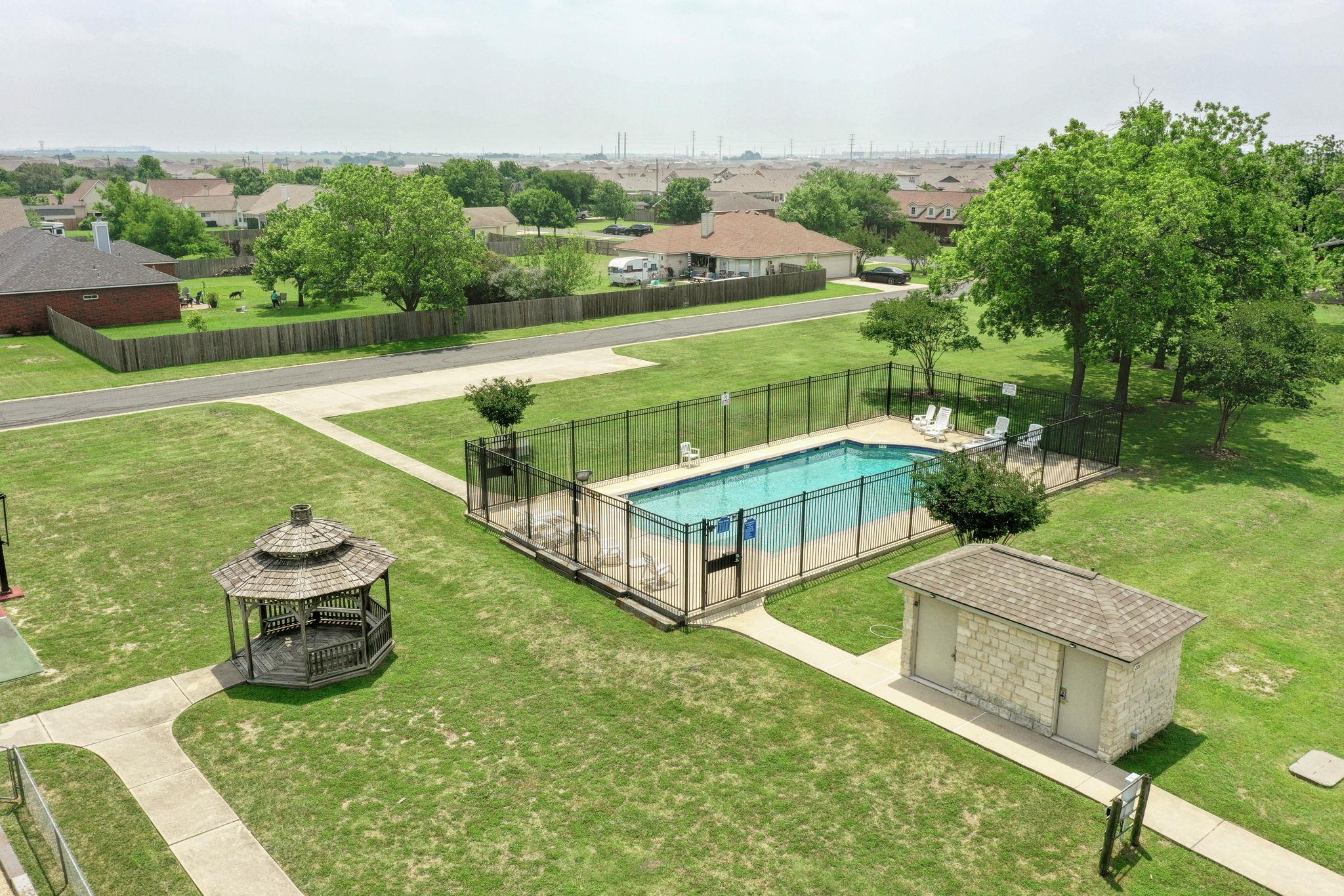 204 Blanco Dr, Hutto, TX 78634