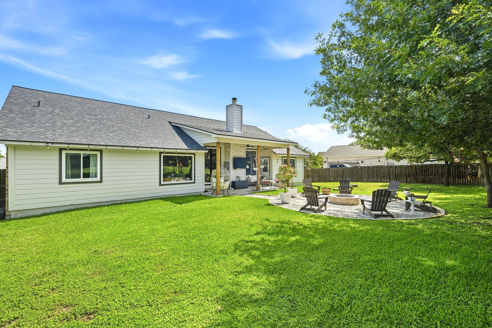 204 Blanco Dr, Hutto, TX 78634