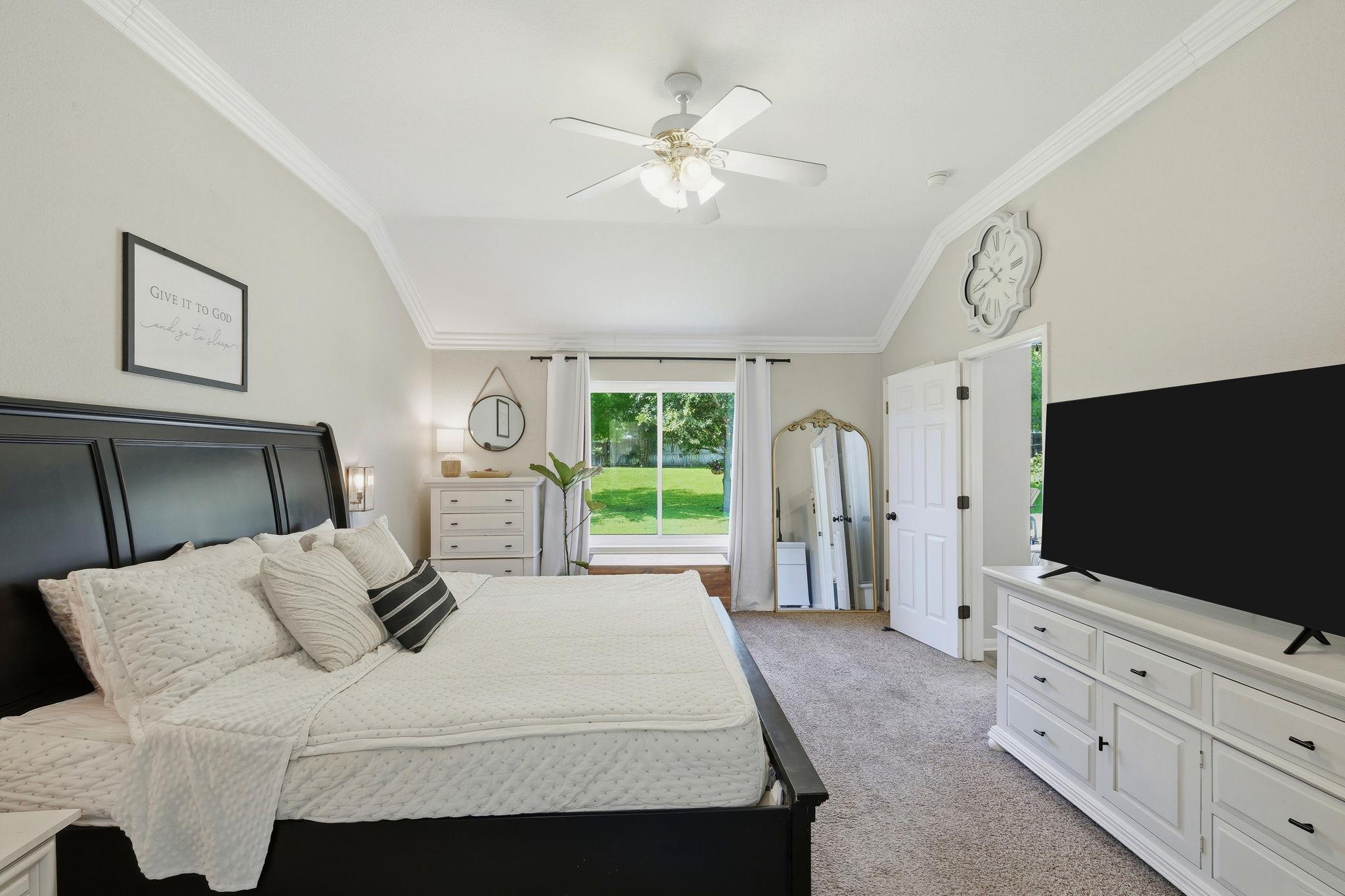204 Blanco Dr, Hutto, TX 78634
