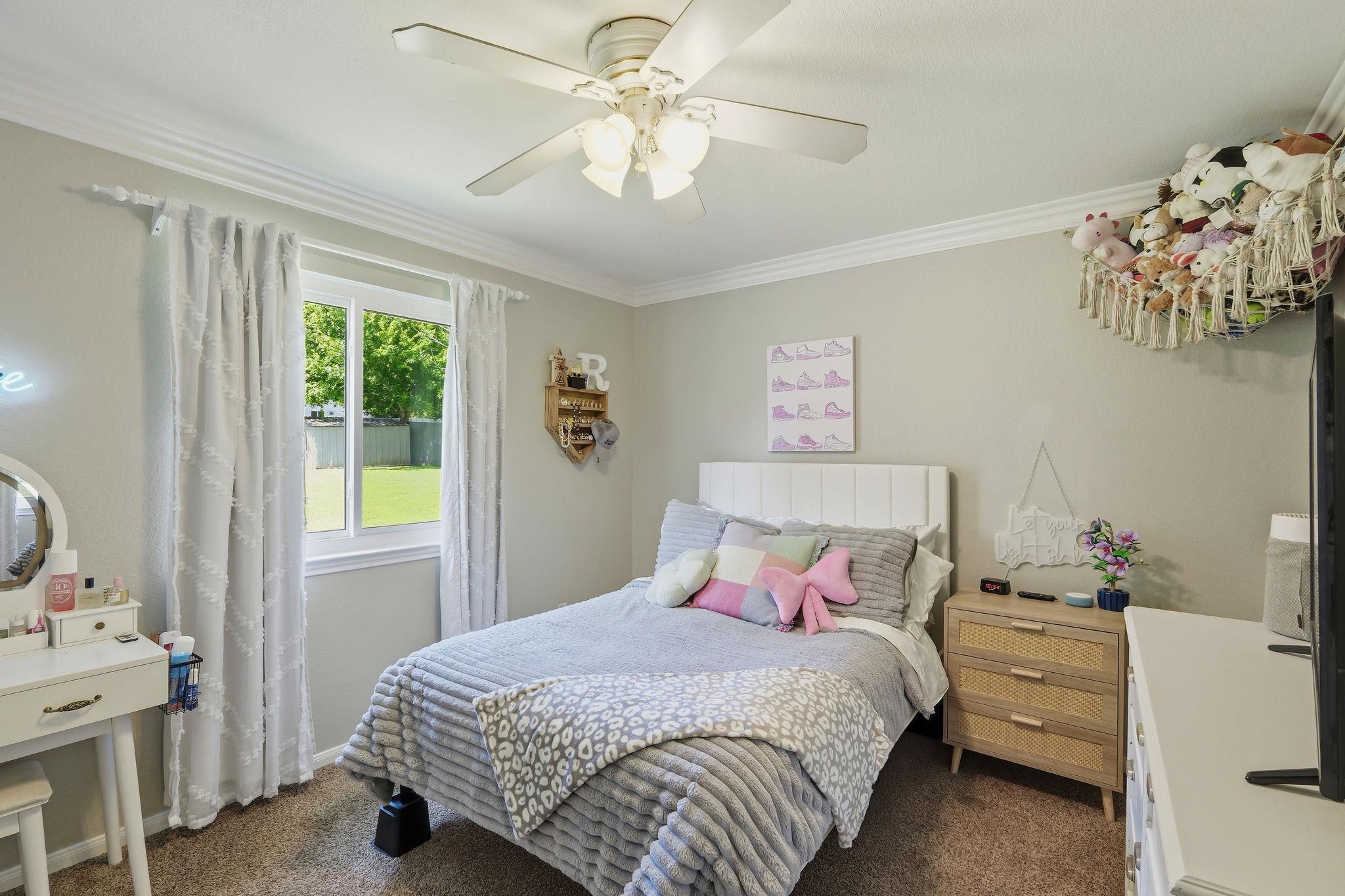 204 Blanco Dr, Hutto, TX 78634