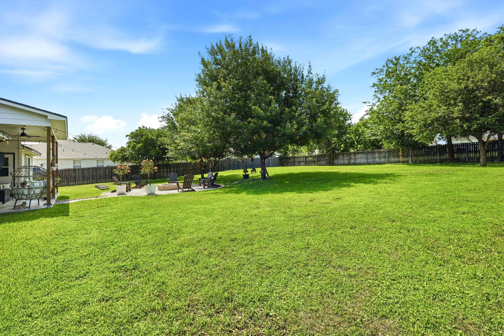 204 Blanco Dr, Hutto, TX 78634