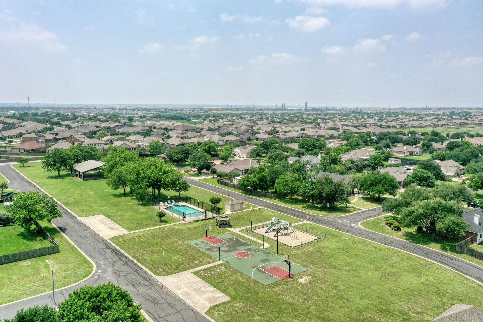 204 Blanco Dr, Hutto, TX 78634