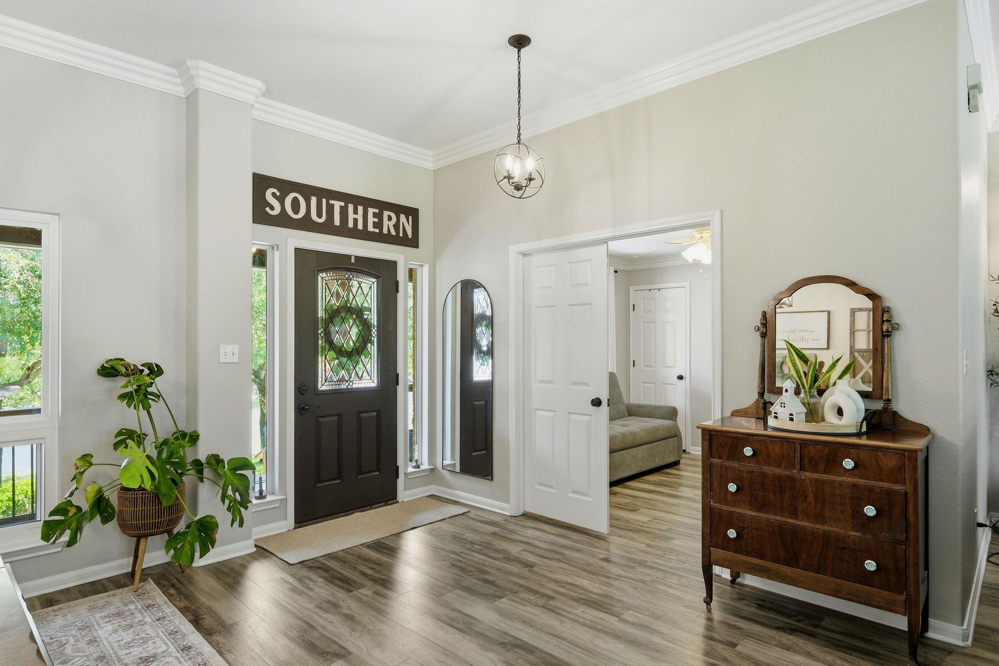 204 Blanco Dr, Hutto, TX 78634