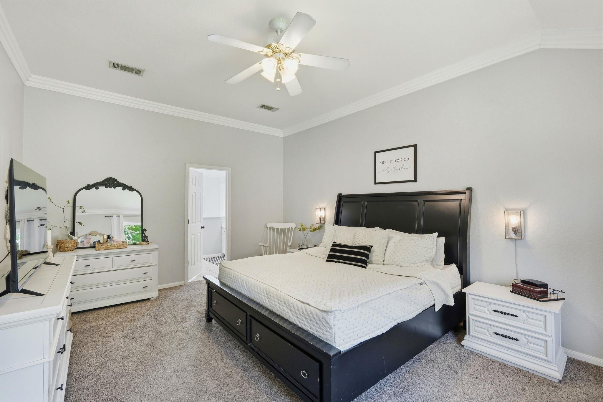 204 Blanco Dr, Hutto, TX 78634