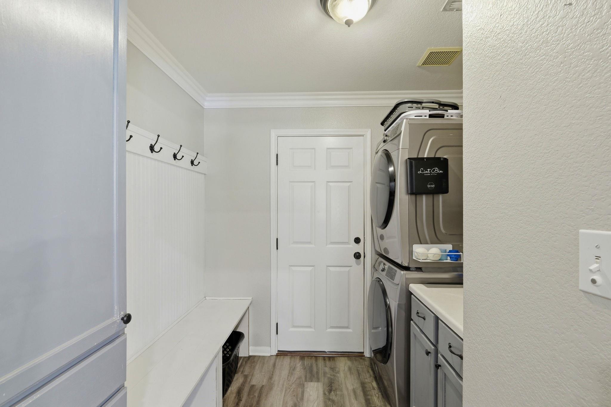 204 Blanco Dr, Hutto, TX 78634