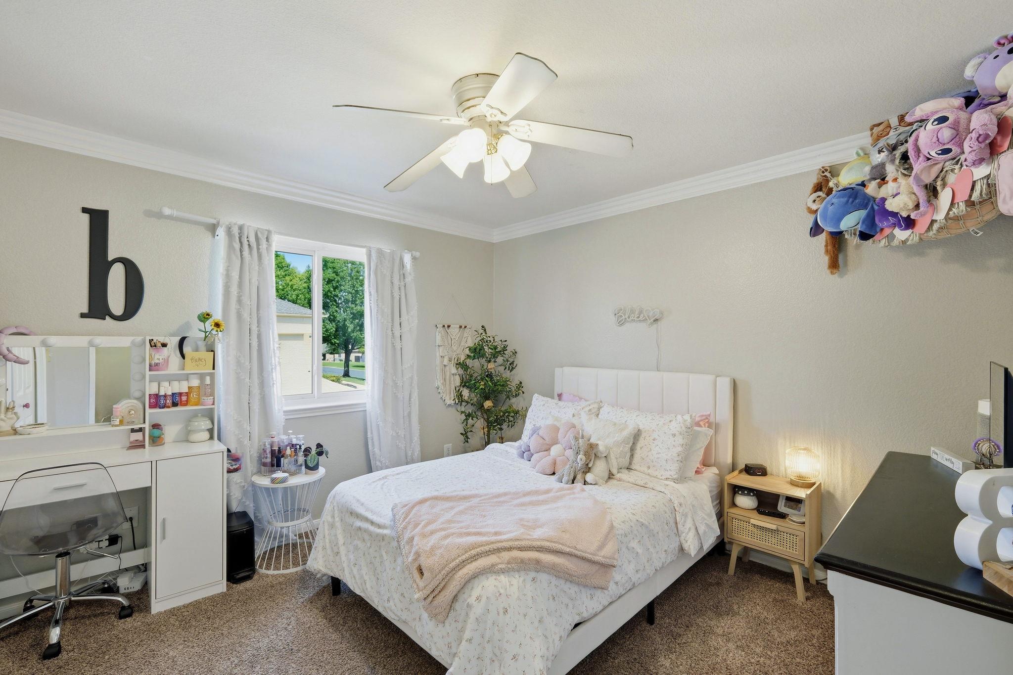 204 Blanco Dr, Hutto, TX 78634