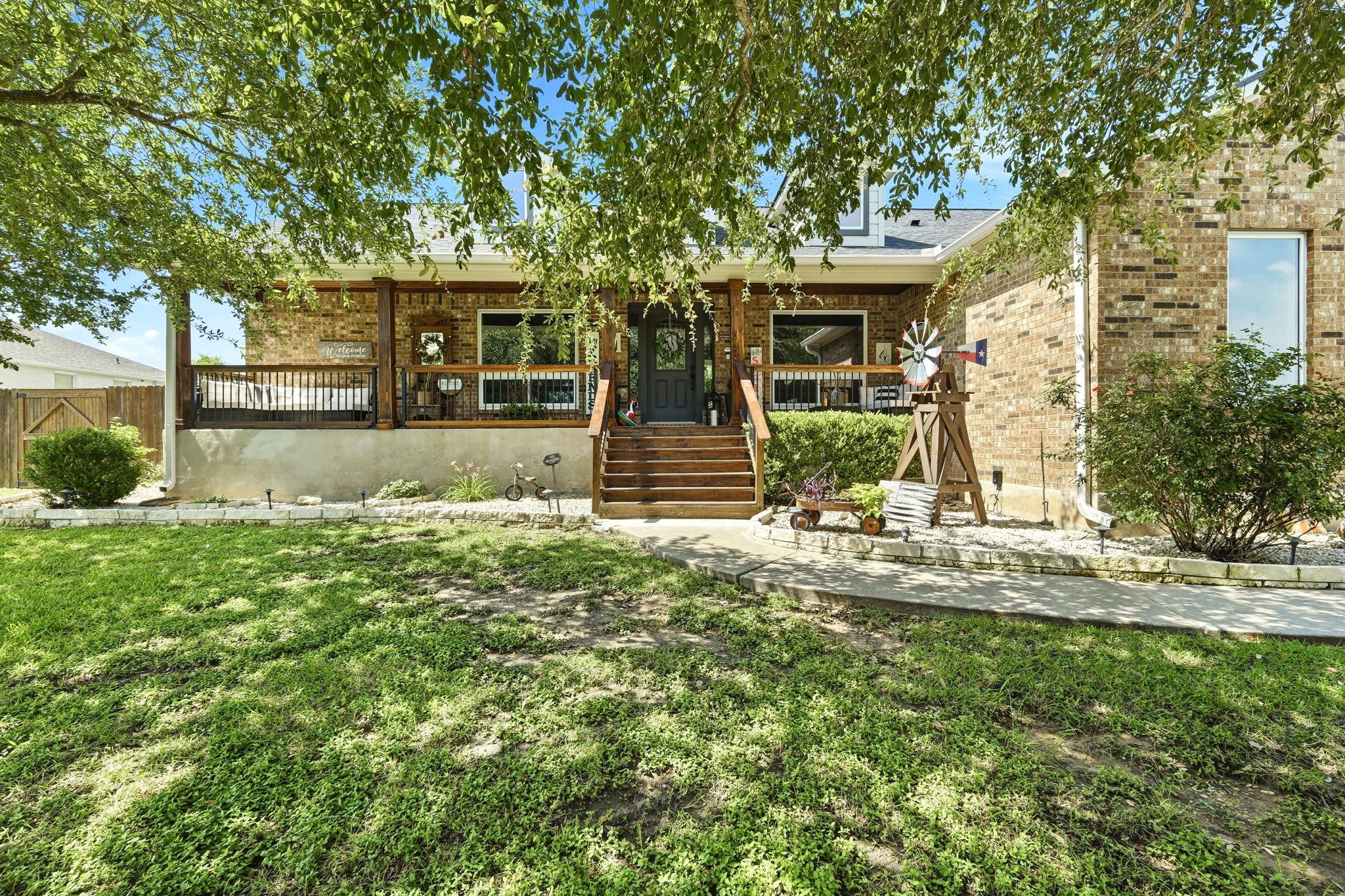 204 Blanco Dr, Hutto, TX 78634