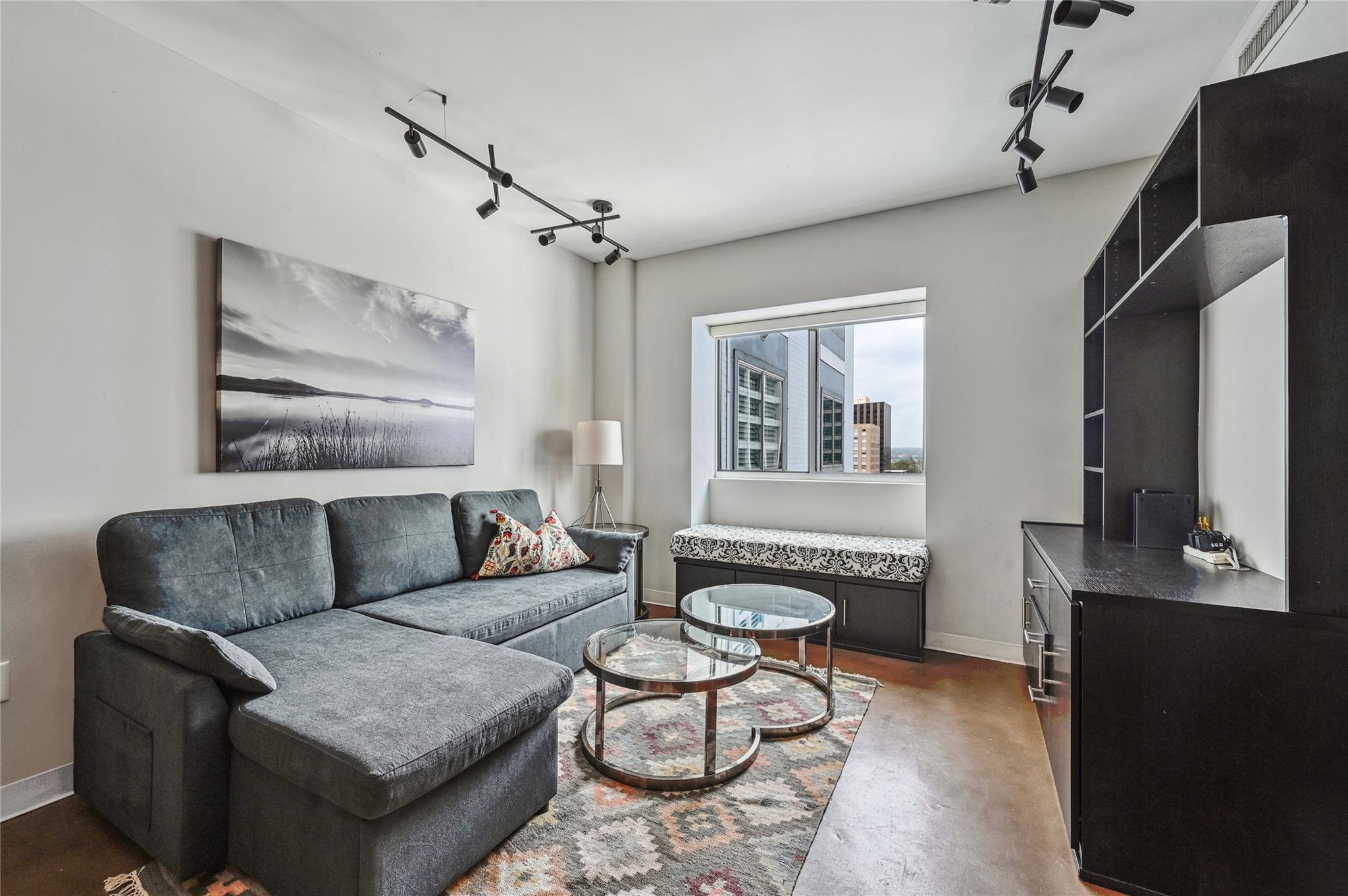 800 Brazos St # 1111, Austin, TX 78701