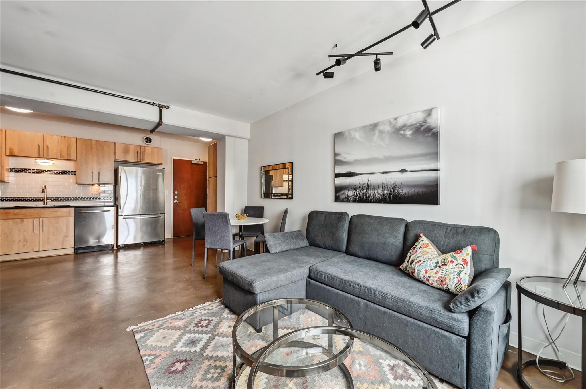 800 Brazos St # 1111, Austin, TX 78701
