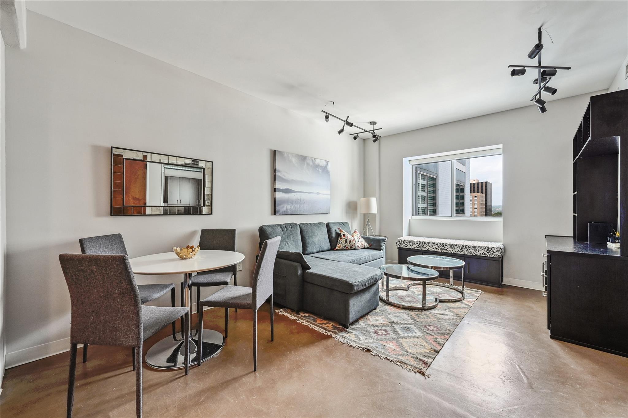 800 Brazos St # 1111, Austin, TX 78701