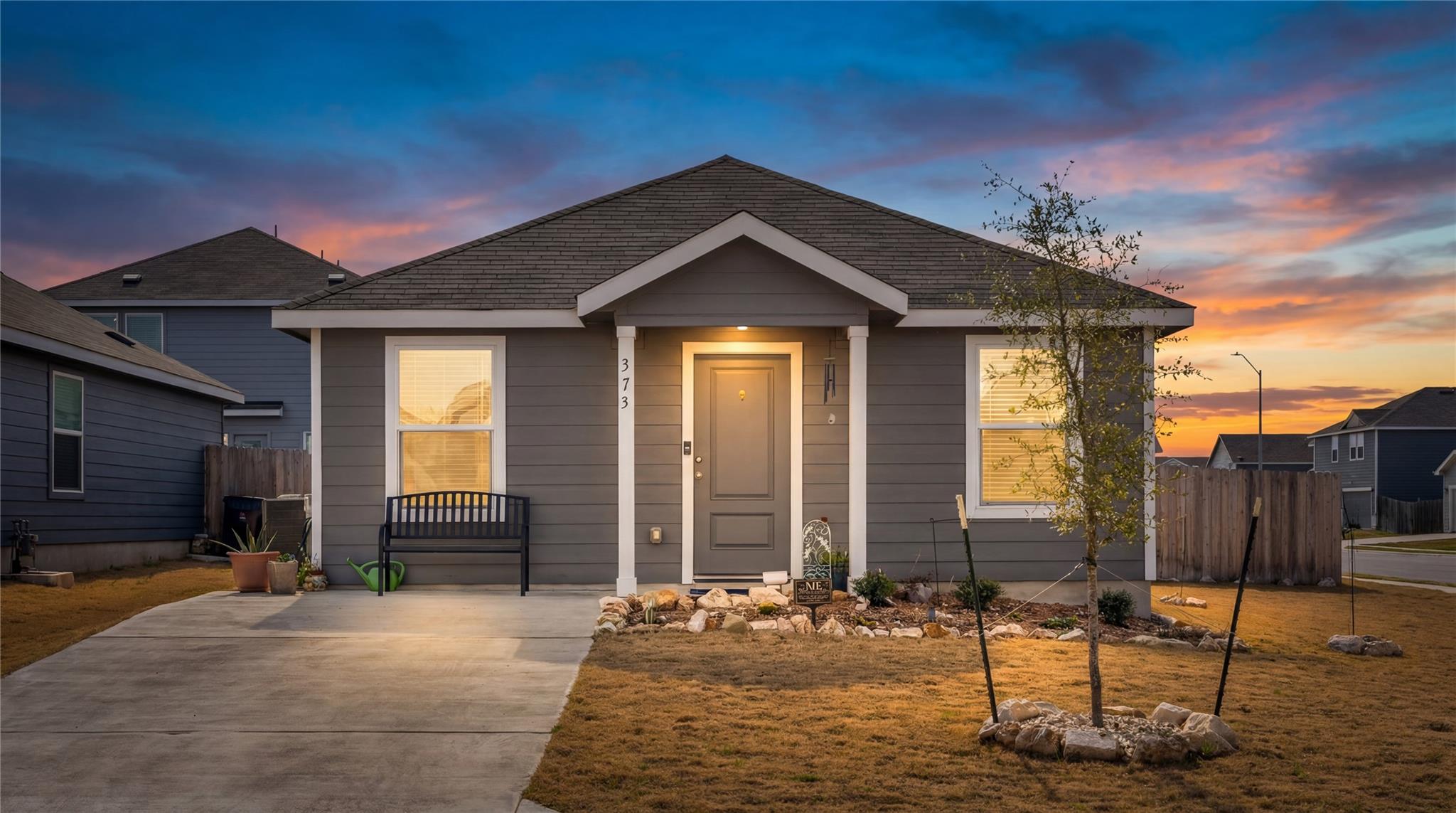 373 Cowpoke Dr, Jarrell, TX 76537