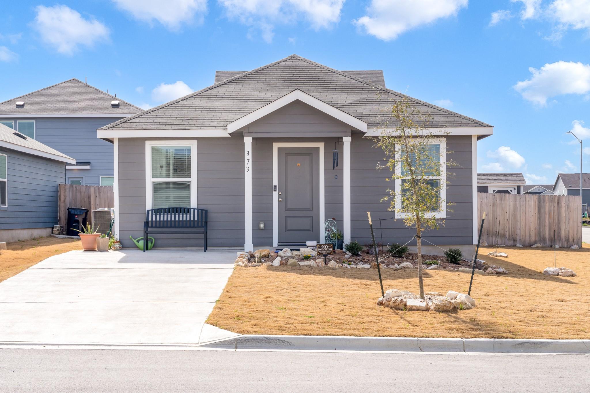 373 Cowpoke Dr, Jarrell, TX 76537