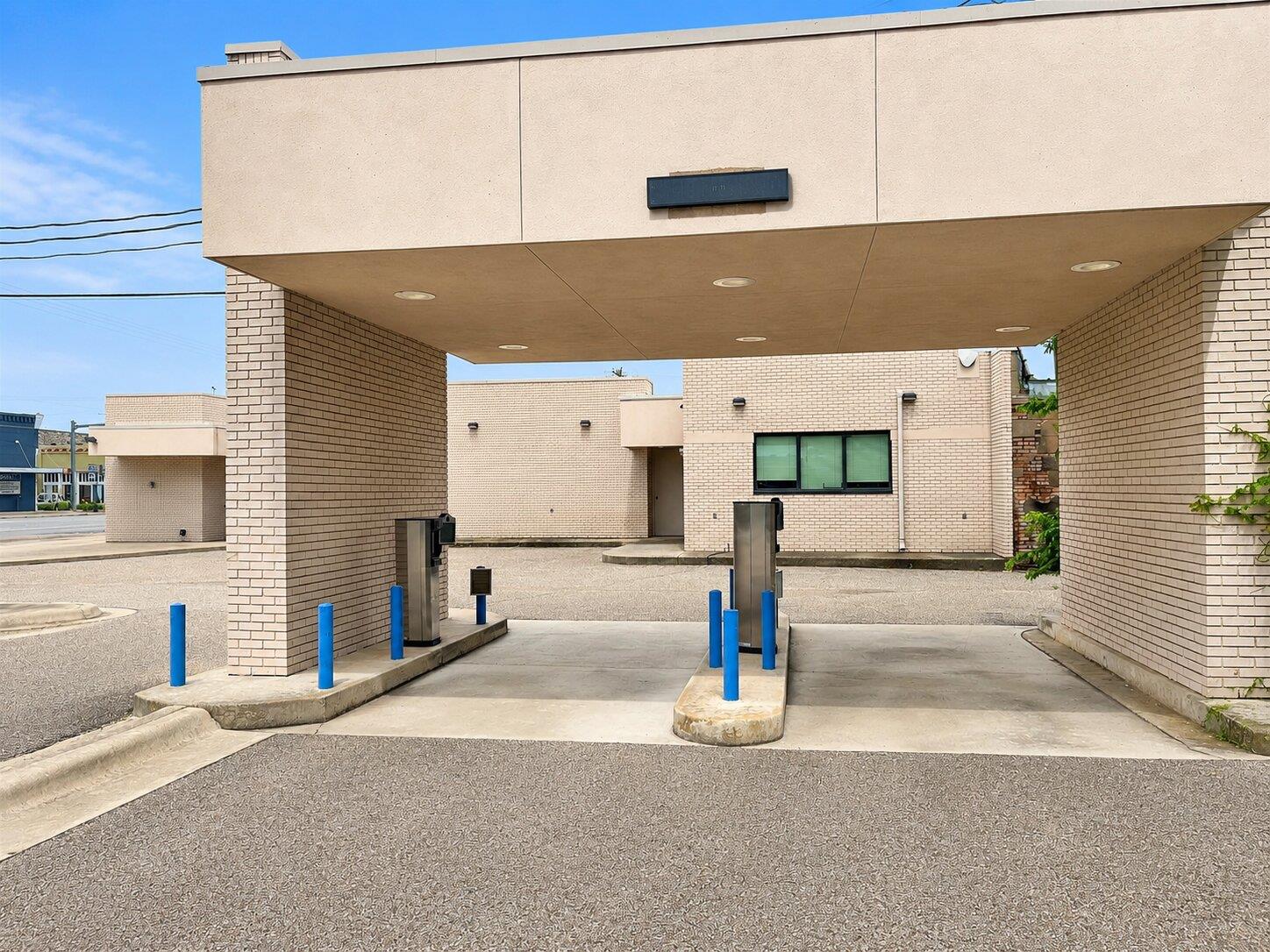 101 N 4TH St, Lometa, TX 76853