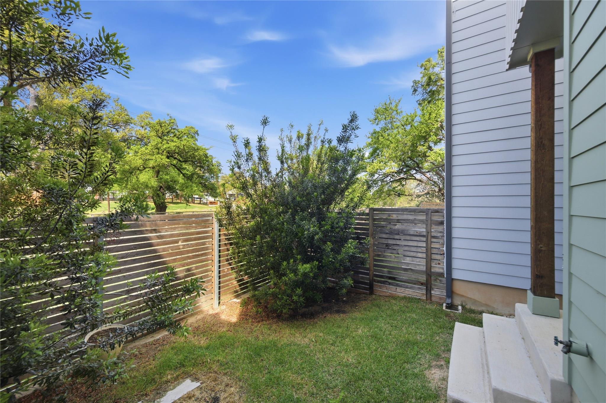814 N Bluff Dr # 074, Austin, TX 78745