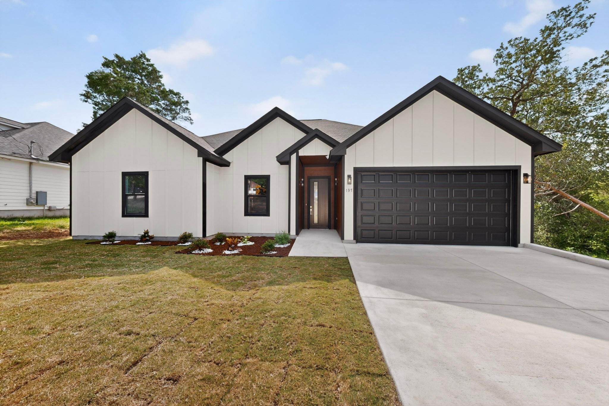 137 N Pohakea Dr, Bastrop, TX 78602