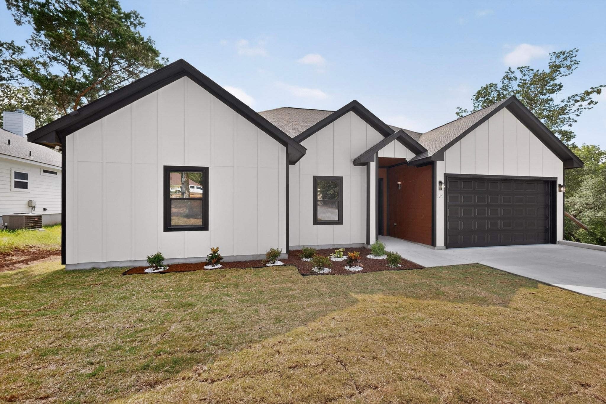 137 N Pohakea Dr, Bastrop, TX 78602