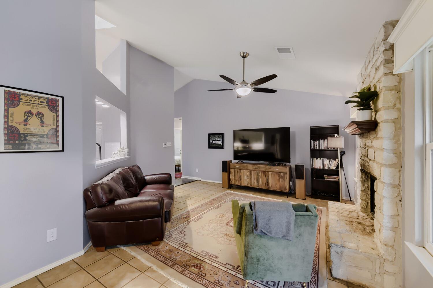 8804 United Kingdom Dr, Austin, TX 78748