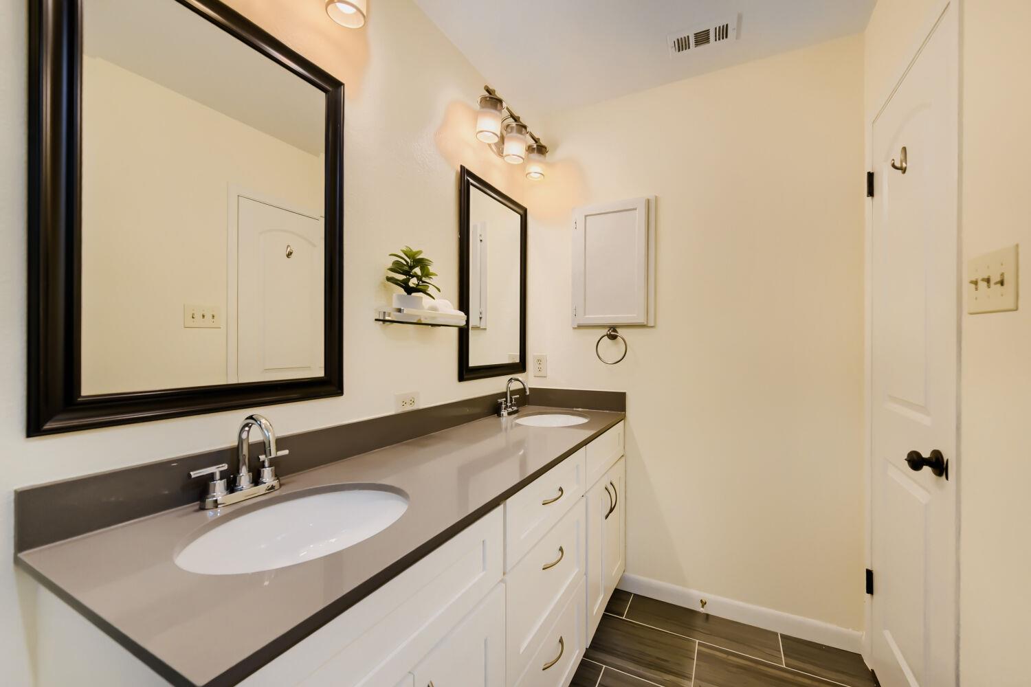 8804 United Kingdom Dr, Austin, TX 78748