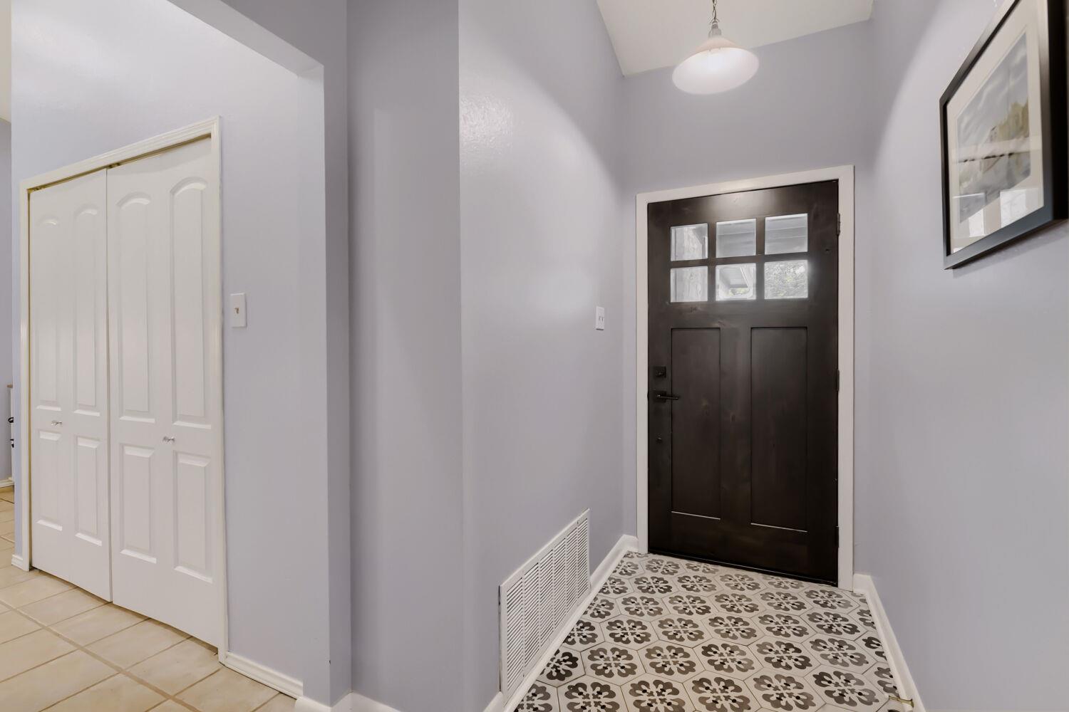 8804 United Kingdom Dr, Austin, TX 78748
