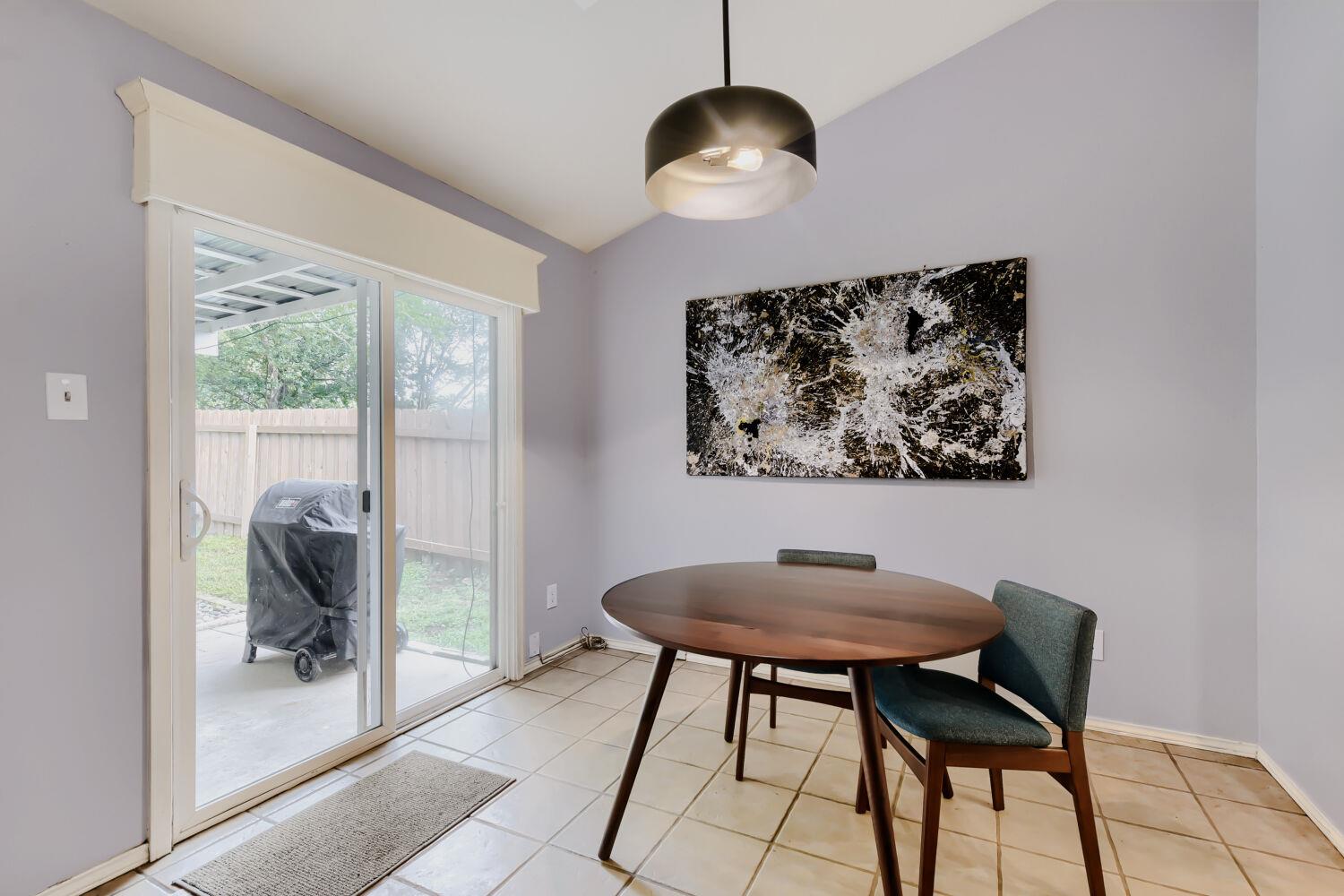 8804 United Kingdom Dr, Austin, TX 78748