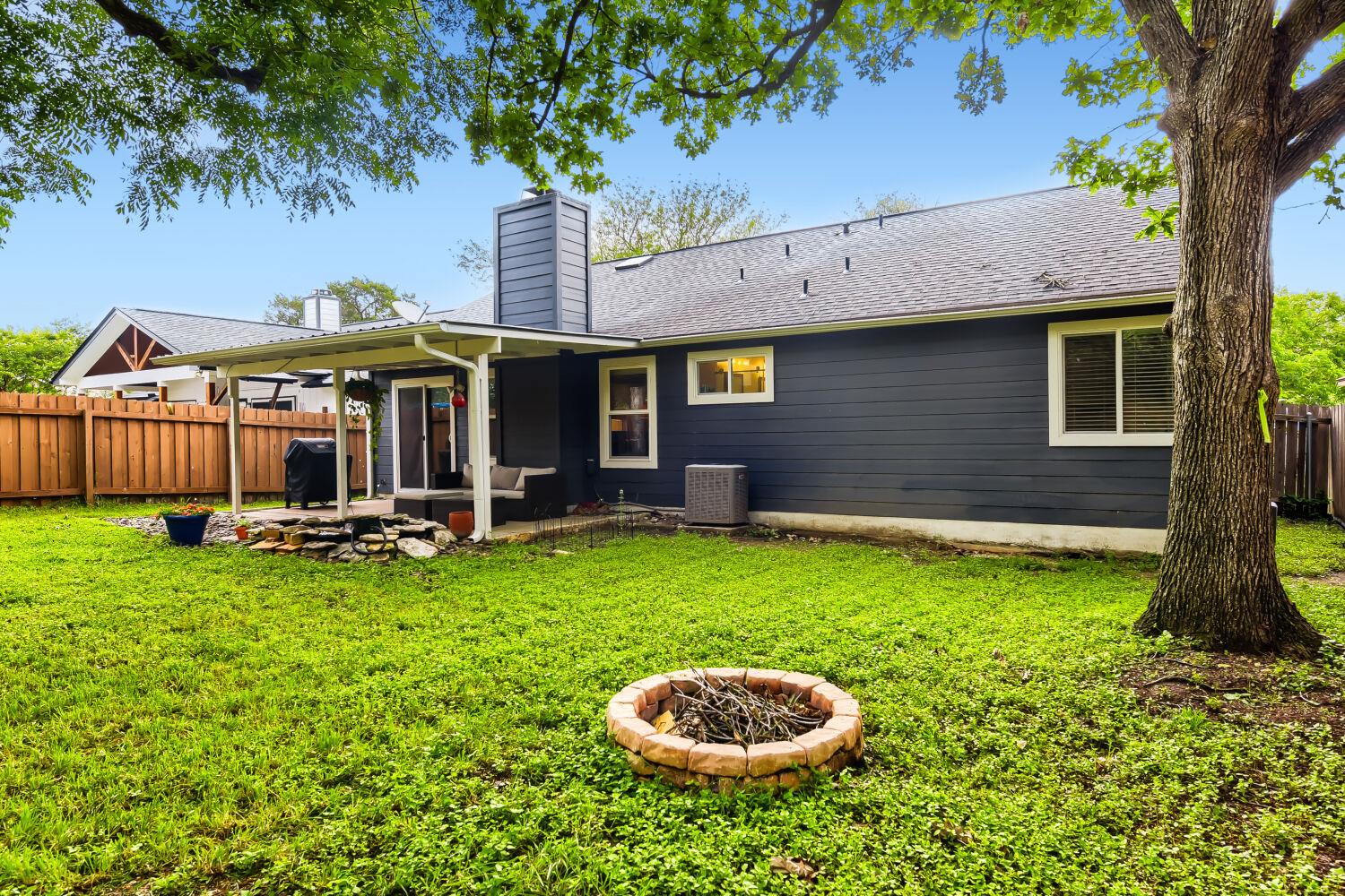 8804 United Kingdom Dr, Austin, TX 78748