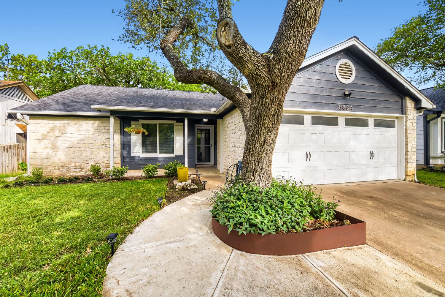 8804 United Kingdom Dr, Austin, TX 78748