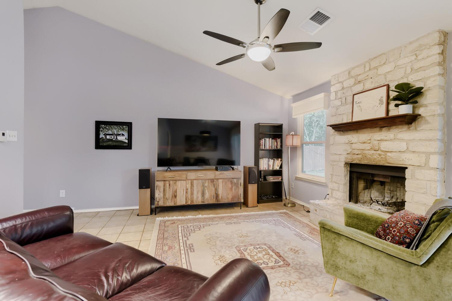 8804 United Kingdom Dr, Austin, TX 78748
