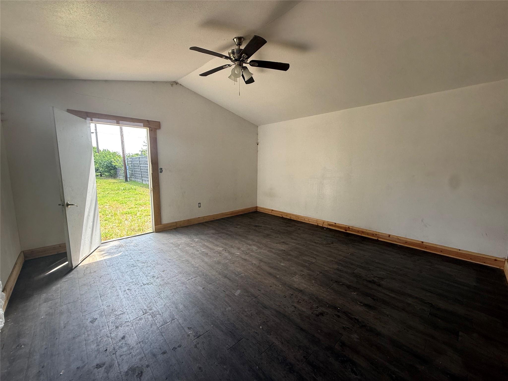 652 Stag Horn Pass, Kyle, TX 78640