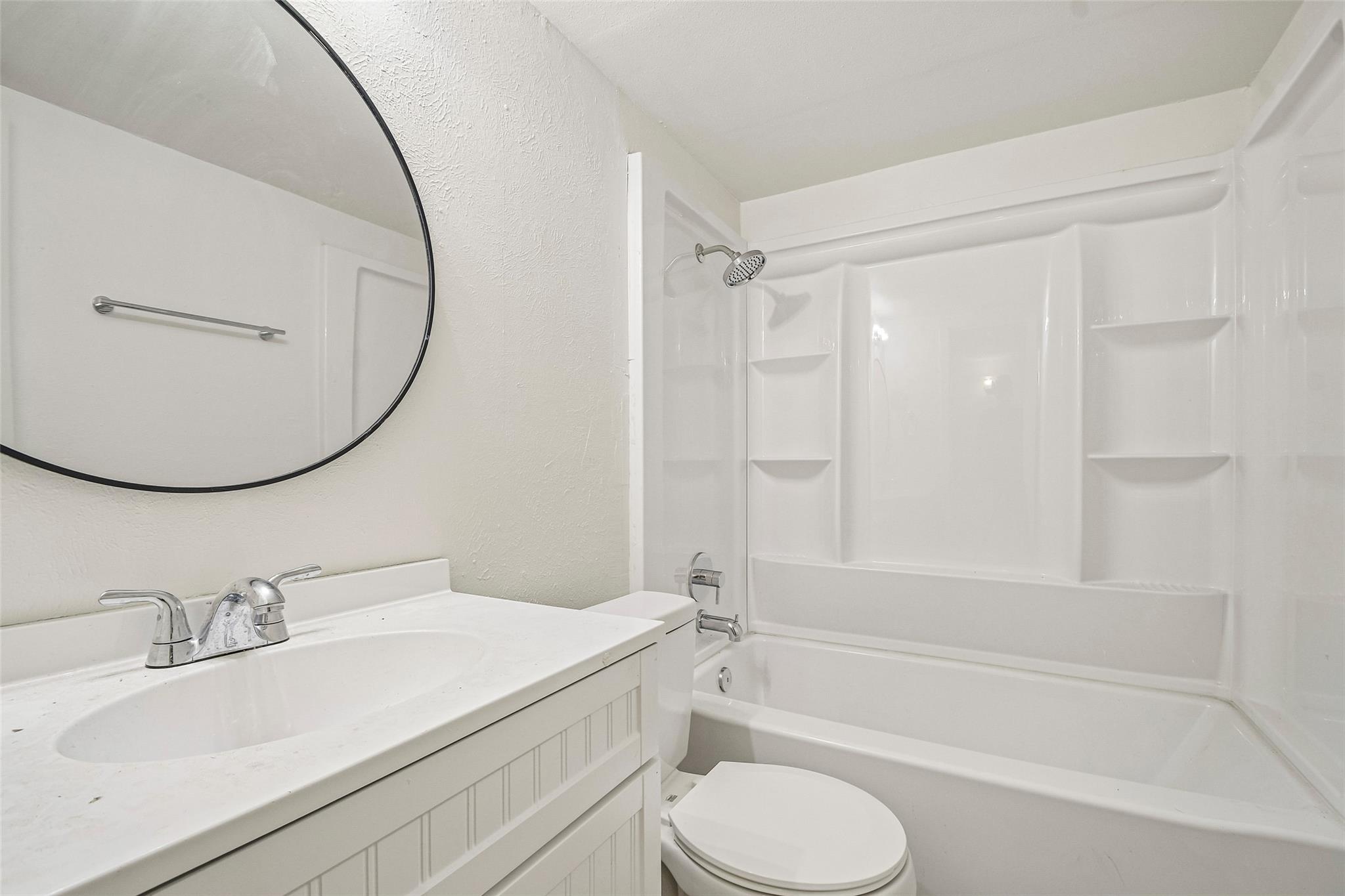 2413 Leon St # 104, Austin, TX 78705